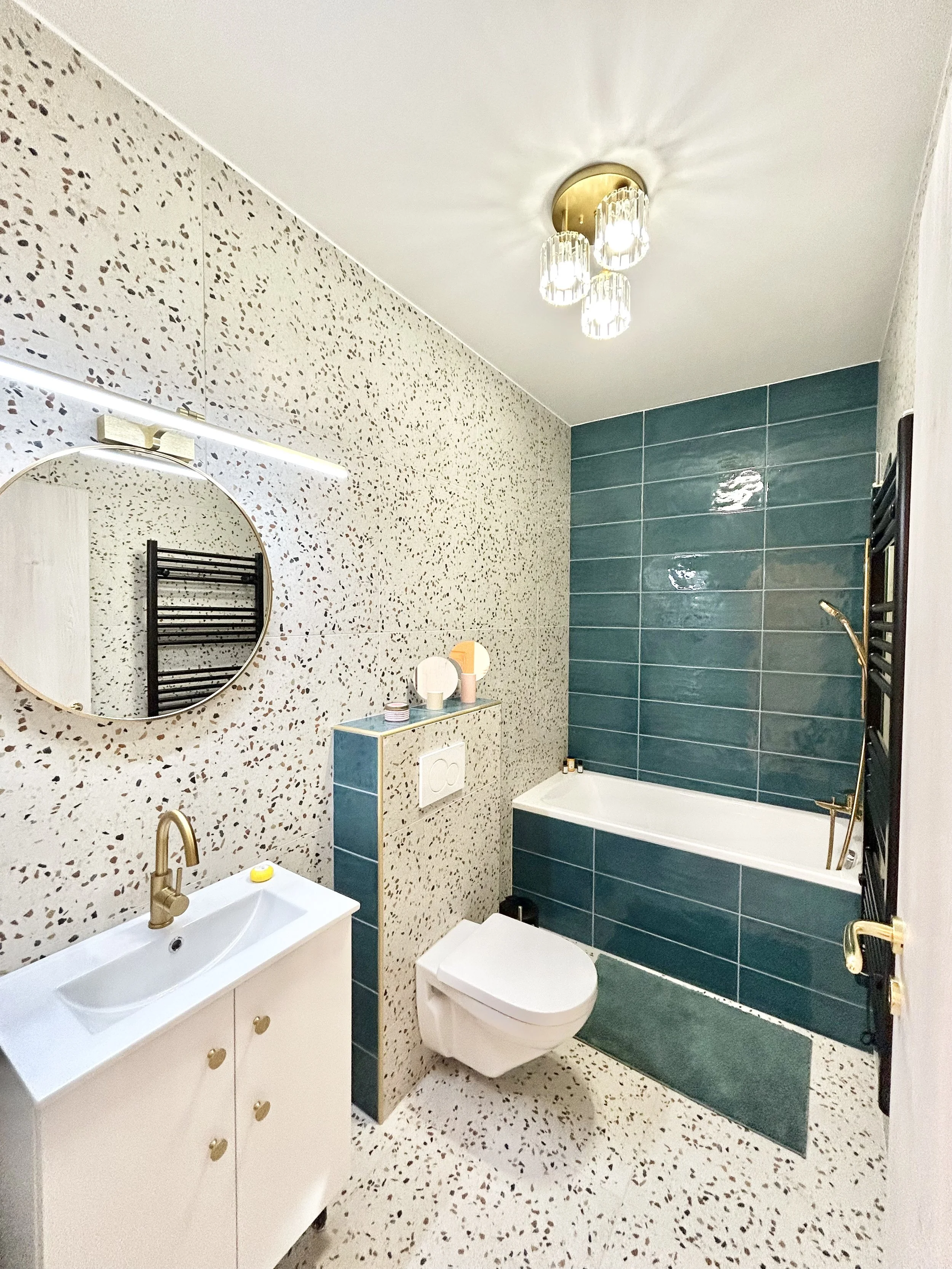 Bathroom - Hallway.jpeg