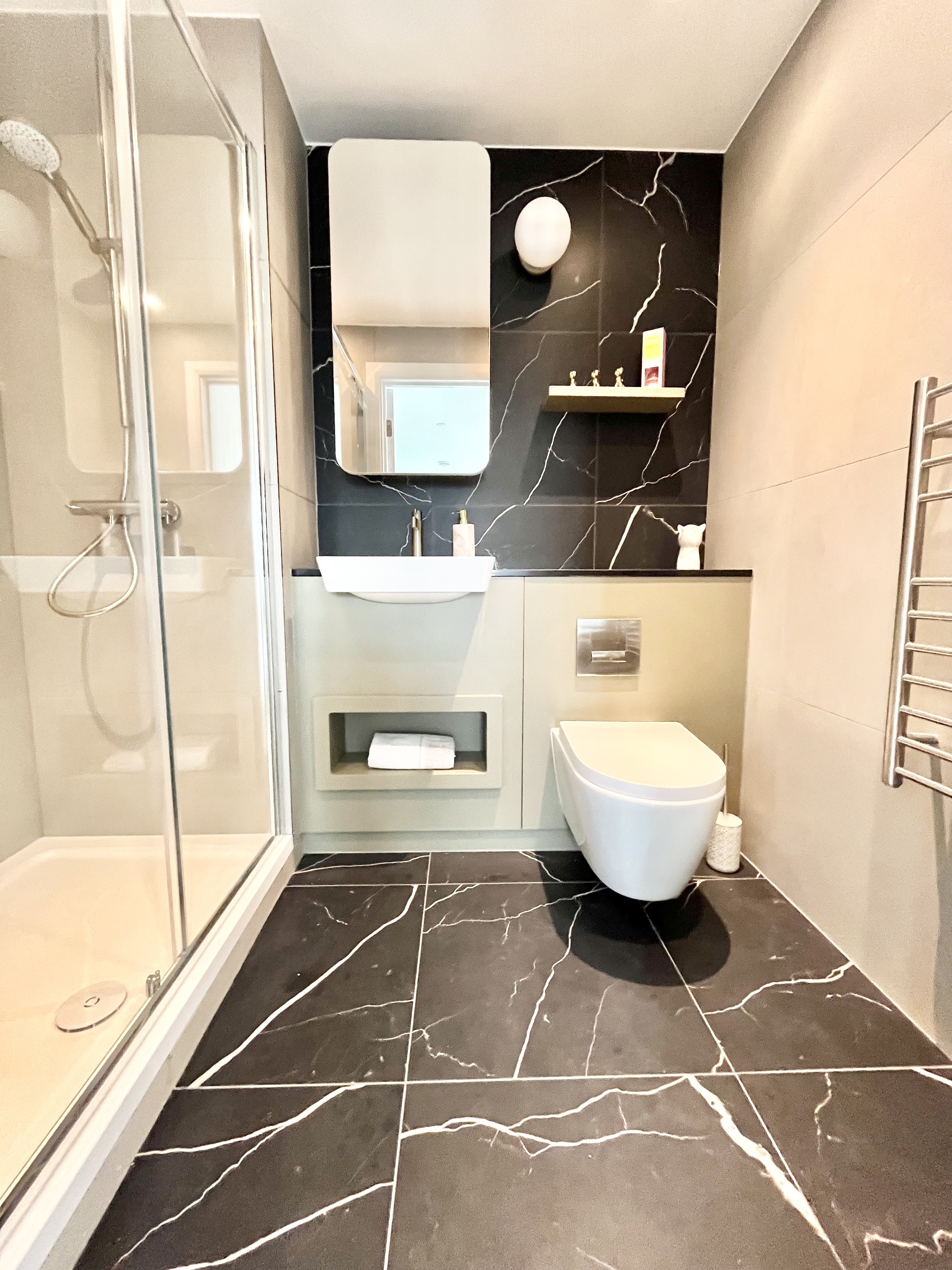 Bathroom with shower 2.jpg