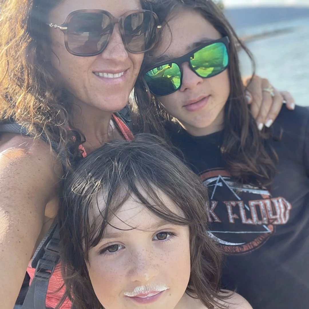 Hi there! I'm Polly, your friendly neighbourhood brand whisperer. 👋🎨

Struggling to make your small business stand out? You're not alone. I've spent years helping entrepreneurs like you transform their brands from meh to marvellous.

What I bring t