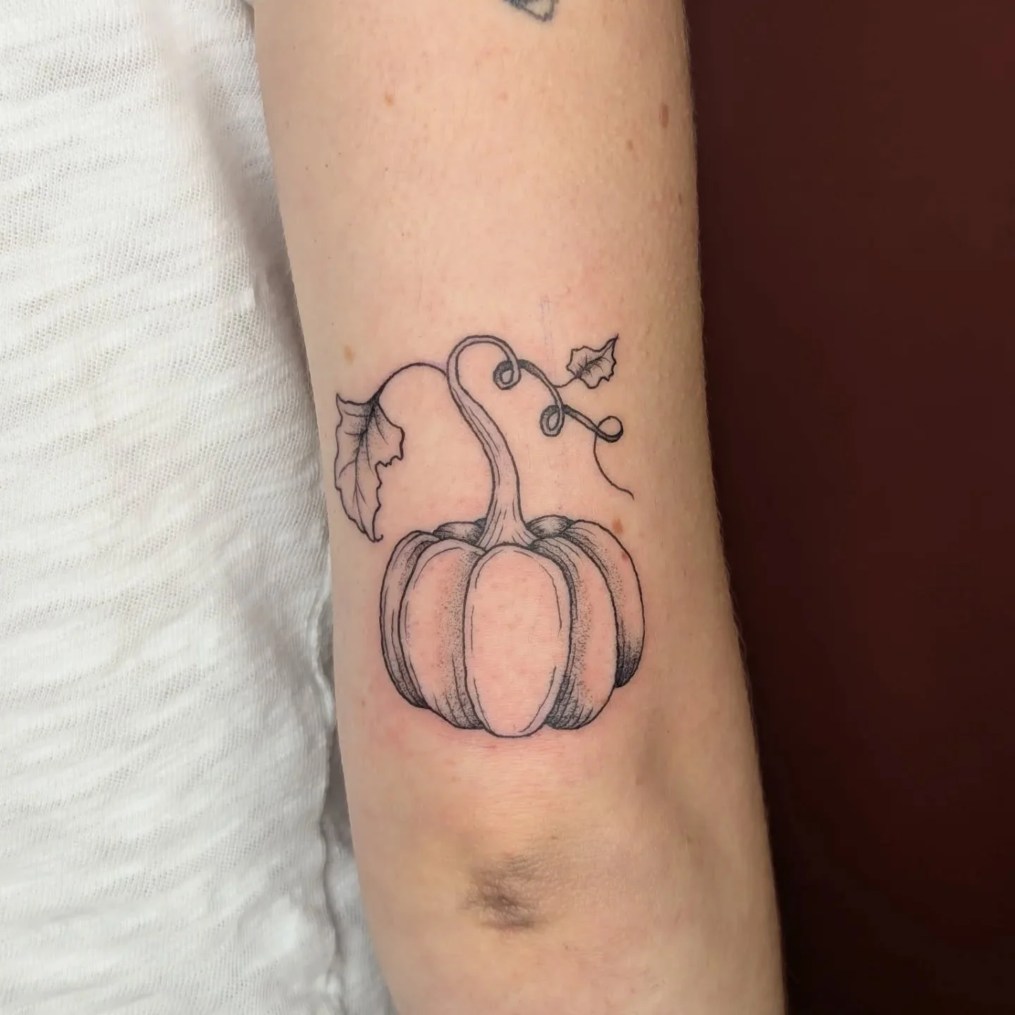 I'm so excited for Halloween!!!!!!!! 🎃🦇🕷️🕸️

Please everybody tell what you're going as this year 🫶🫶🫶 I have decided on Angelique the cenobite from Hellraiser 2:) gonna have my whole skull out in town this weekend 😌

It was so lovely to see y