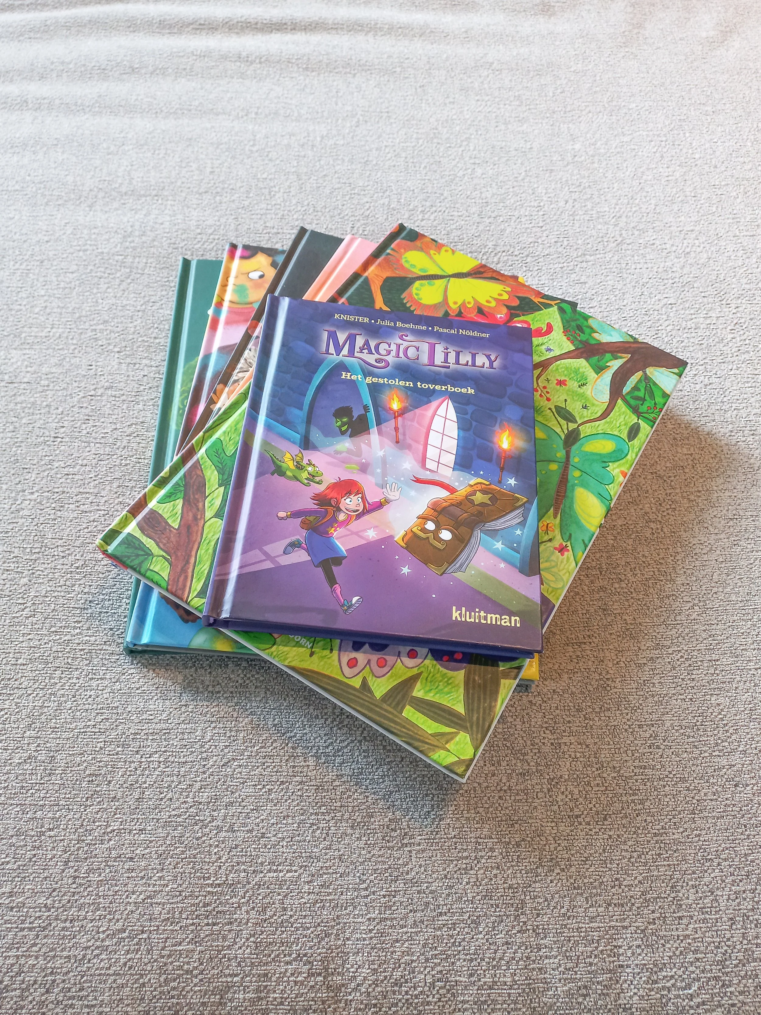 Magic Lilly - over een geheime heks en een gestolen toverboek