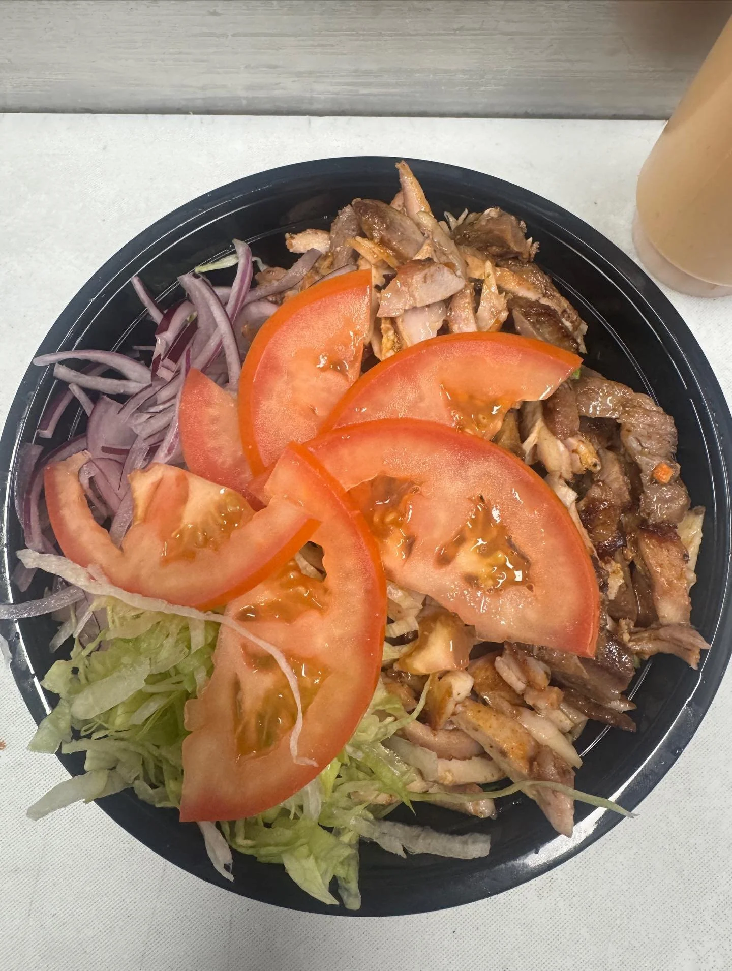 Gyro Bowl - Our newest addition to the menu and exclusive to @pitstoppita 💙

Served in a bowl over chips or salad, pick your protein and personalize with sauce and toppings. All gyro bowls include fresh hand-cut lettuce 🔪

Try yours today 🔥

#Pits