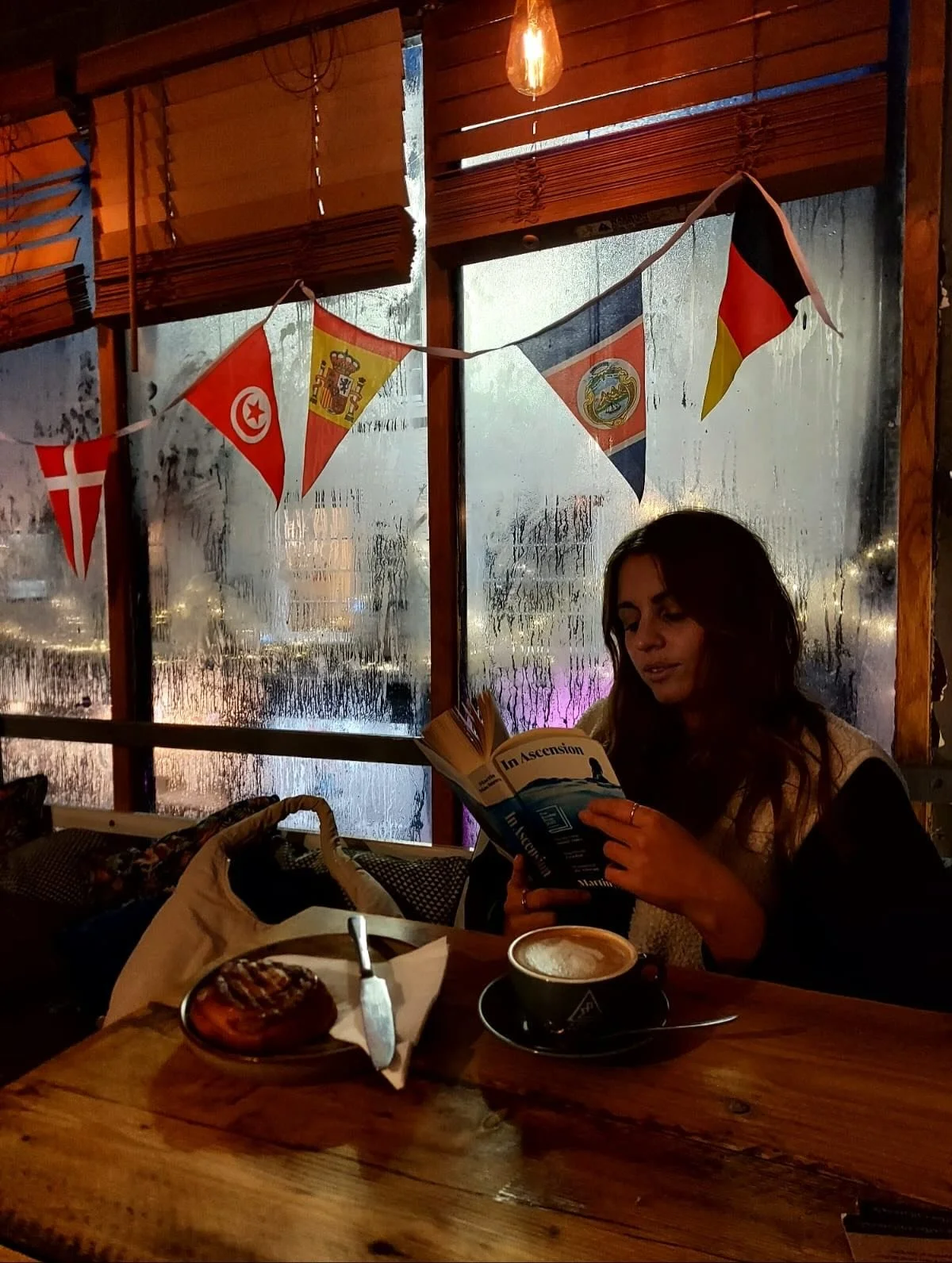 Cosy season I&rsquo;m so ready for you ✨✨✨

#uk #autumn #winter #britishwinter #coffee #coffeeshop