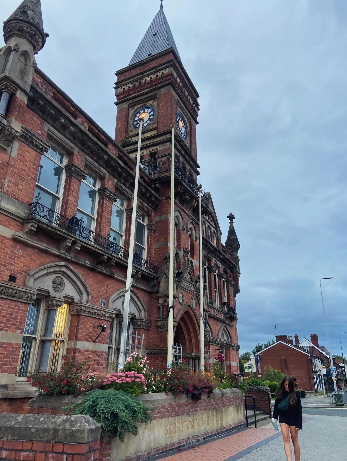 🧘 🧘&zwj;♀️ 🧘&zwj;♂️ 
Excited to start teaching in a new venue from next week @stretfordpublichall 💛

I grew up in Chorlton and went to school in Stretford and these local areas are very important to me. It brings me so much joy to be able to shar