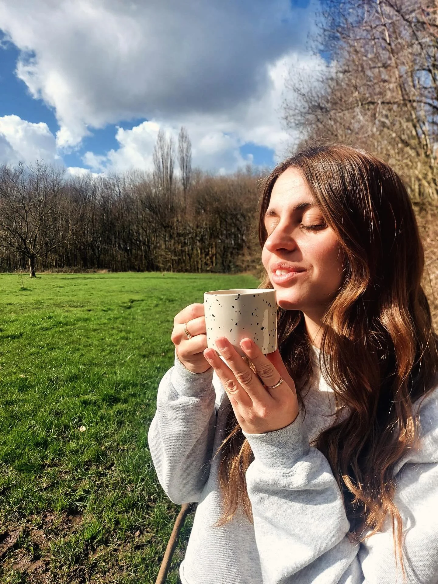 Outdoor coffees 💛✨

We don&rsquo;t have a big garden, and the little one we do have doesn&rsquo;t get any sun this time of year, but I&rsquo;m fortunate enough to live close to so much nature and one of my absolute favourite things to do is make and