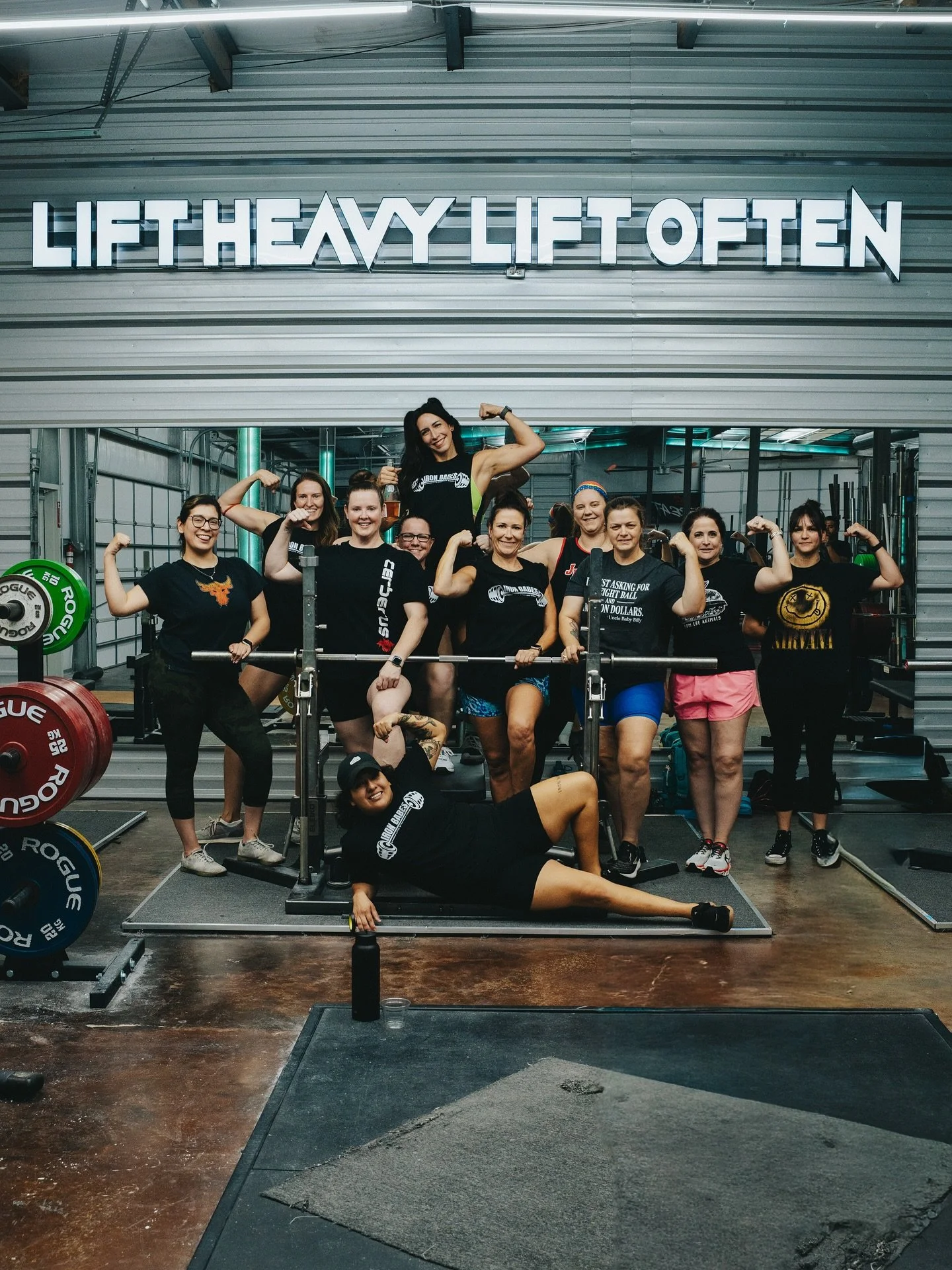 Great time with the @iron.babes crew today! 

Check out their page to find out more about their seminar coming up October 11th and 12th that&rsquo;s happening here at Rise!

Find the sign up link in their bio!