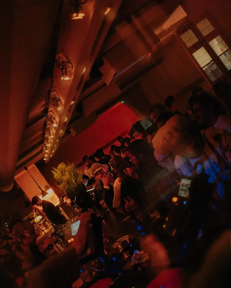 Guests enjoying the evening atmosphere and music at BAZ in Lisbon.