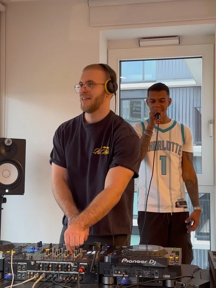 Kool FM tonight 🔊🔥

Label Boss @joegosssvr is back in the building - joined in the studio by @tianvibes 🇸🇰 &amp; @pvcukmusic for some heavyweight b2b action ahead of their debut single &ldquo;Motivated&rdquo; dropping this Friday ⚡️

Expect fresh