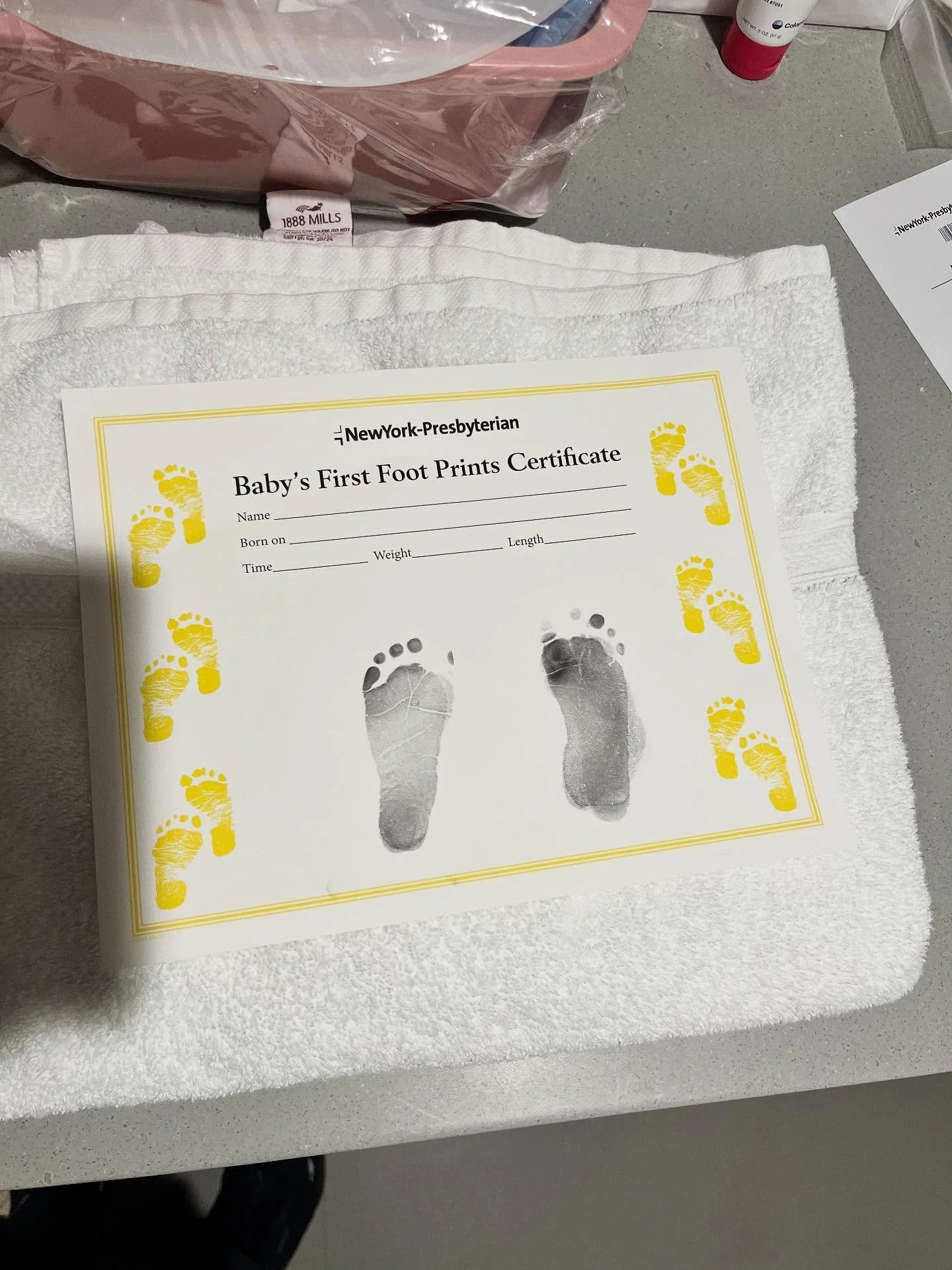 So often people come to me hyper focused on preparing for birth but don&rsquo;t consider prepping as much for those first hours, days, and weeks post-birth. 🐣 

Early postpartum can be quite the physical and emotional rollercoaster 🎢 so when workin