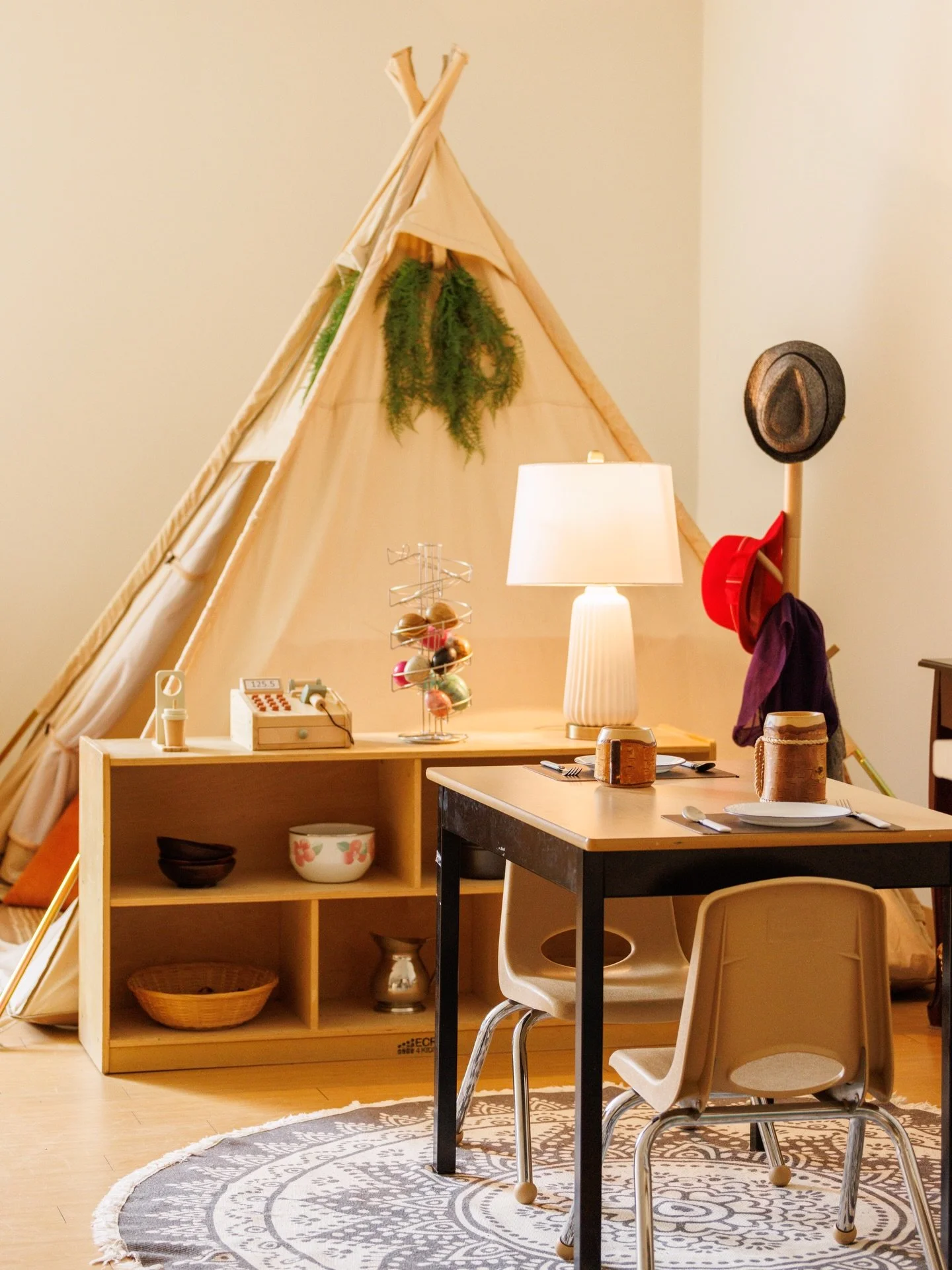 Welcome to our space 🤍

Early Achievers Montessori School + Educational Centre is dedicated to providing an inspiring learning environment based on a balance of Traditional and Montessori methods of education which enhance independence, confidence a