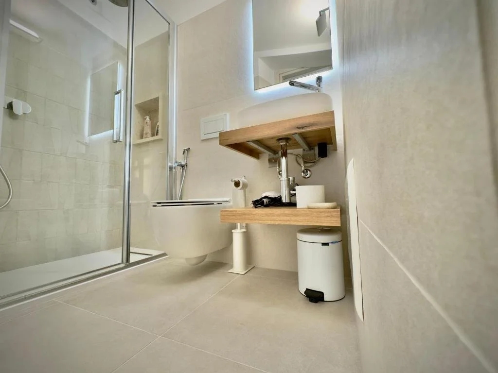 bagno moderno e curato in ogni dettaglio