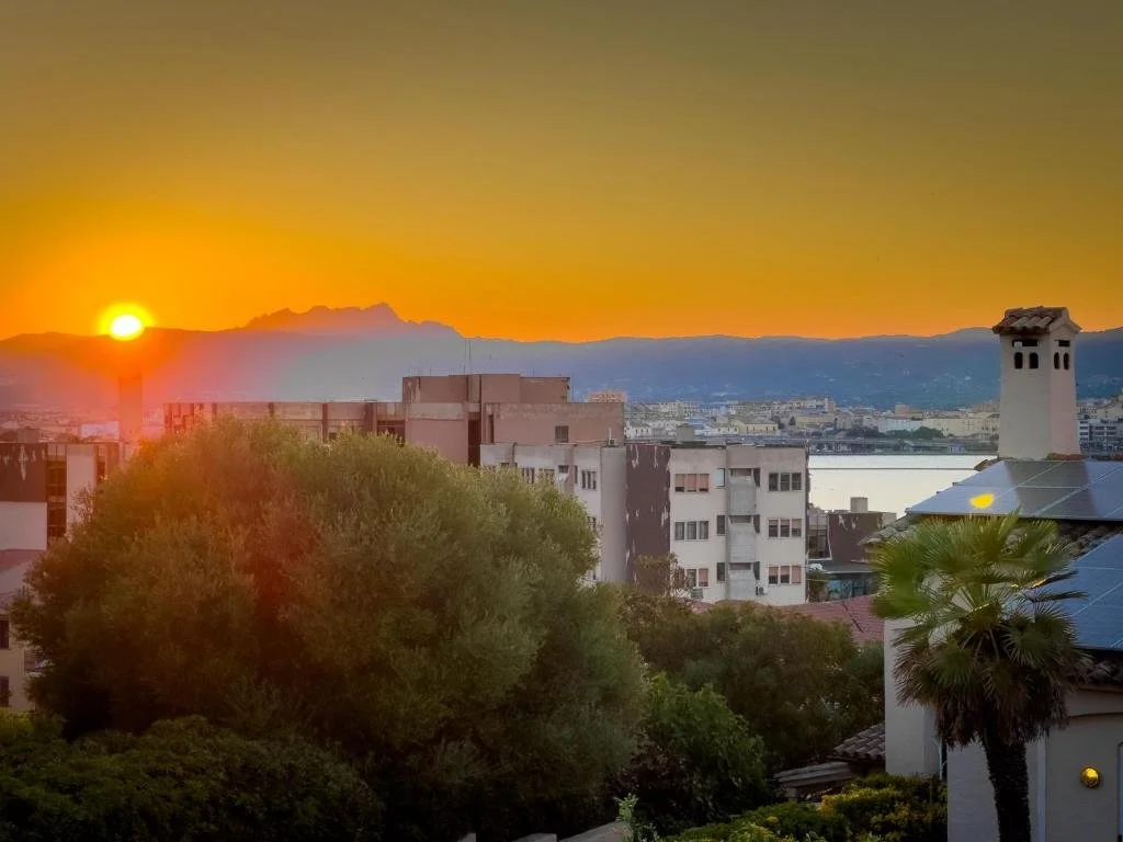 tramonto estivo in sardegna ad Olbia
