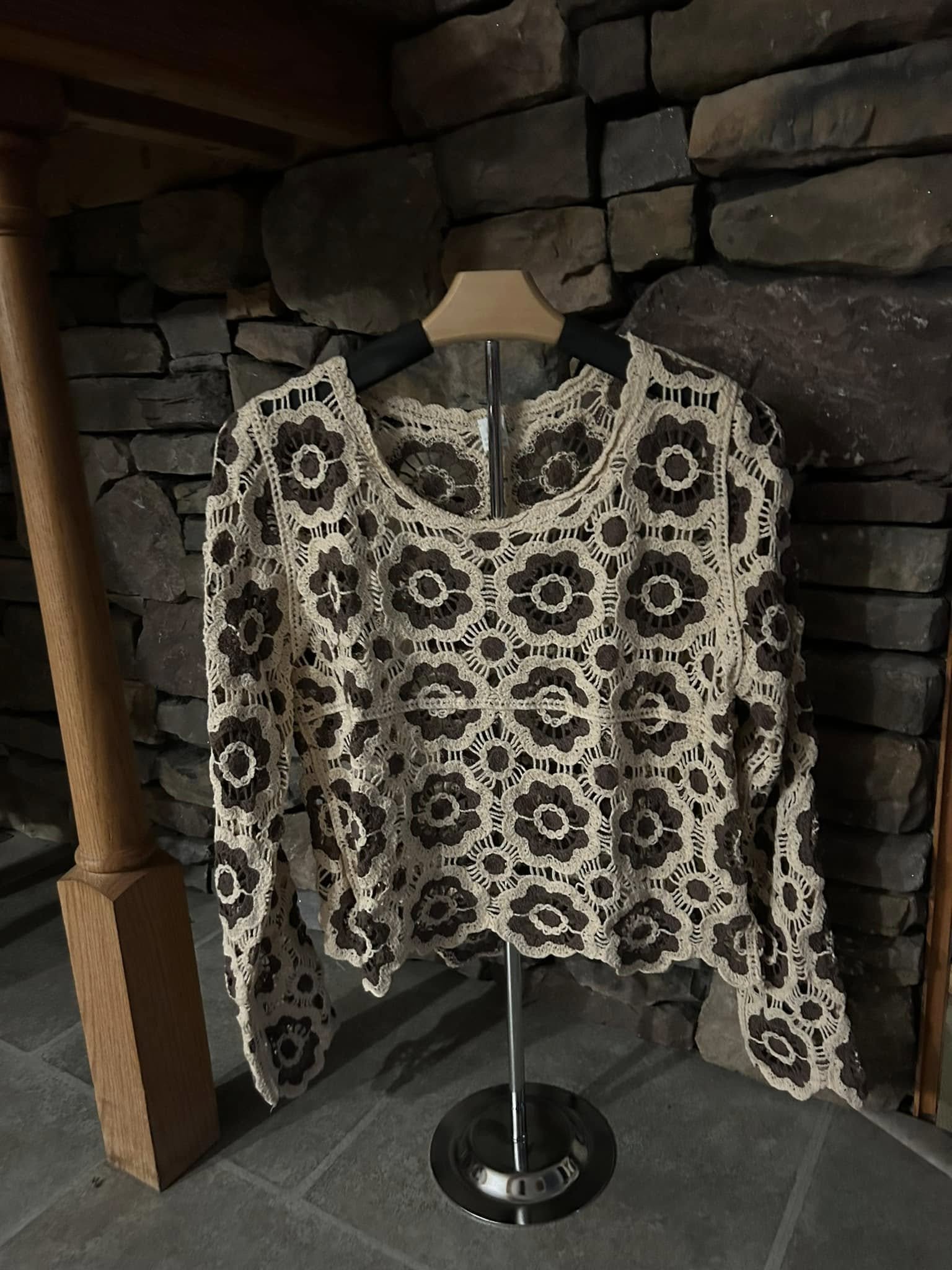 Crochet flower pull over