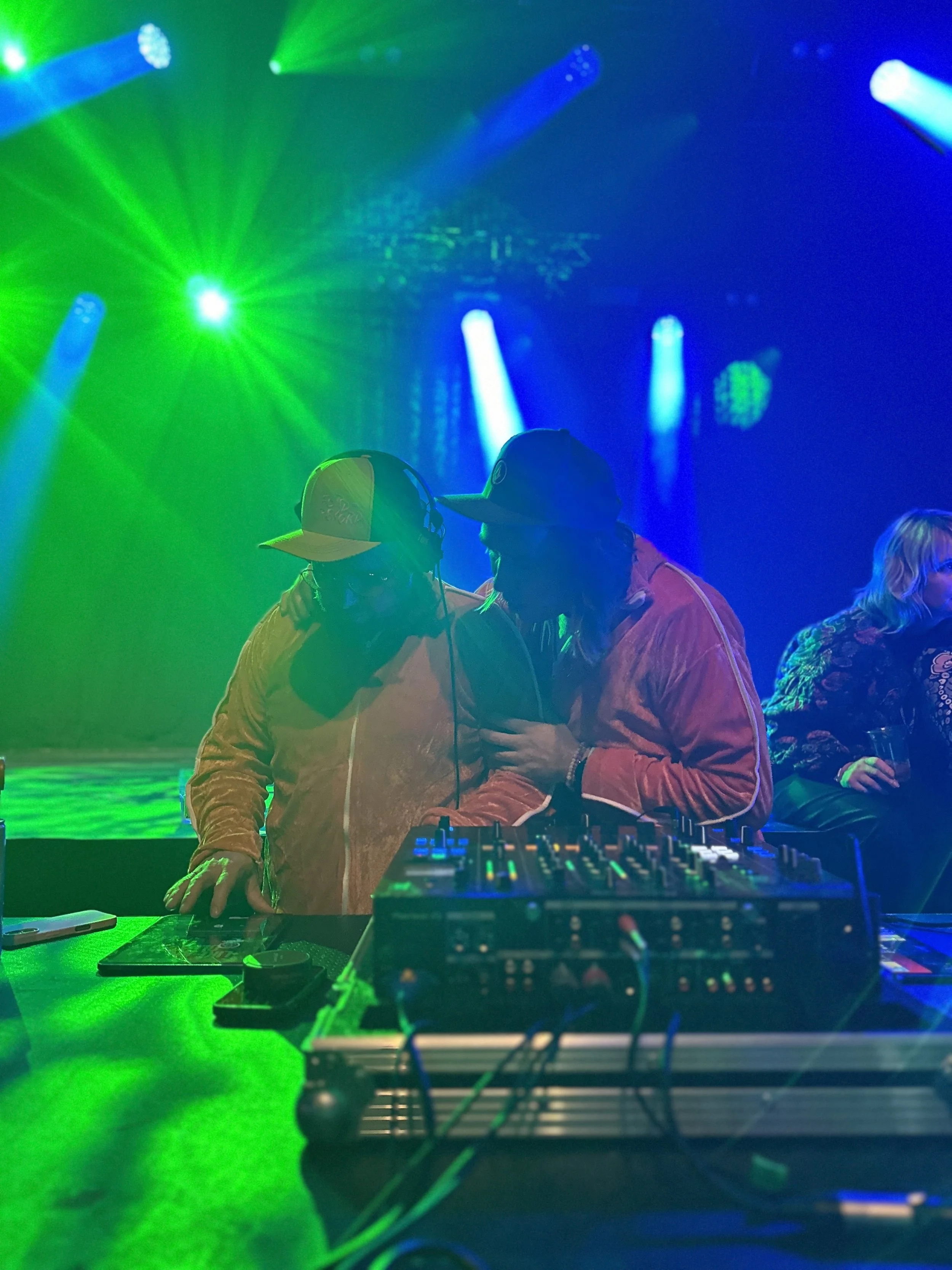 Byscenen Nach: DJ Åsmund & Lassi (FordRekord)