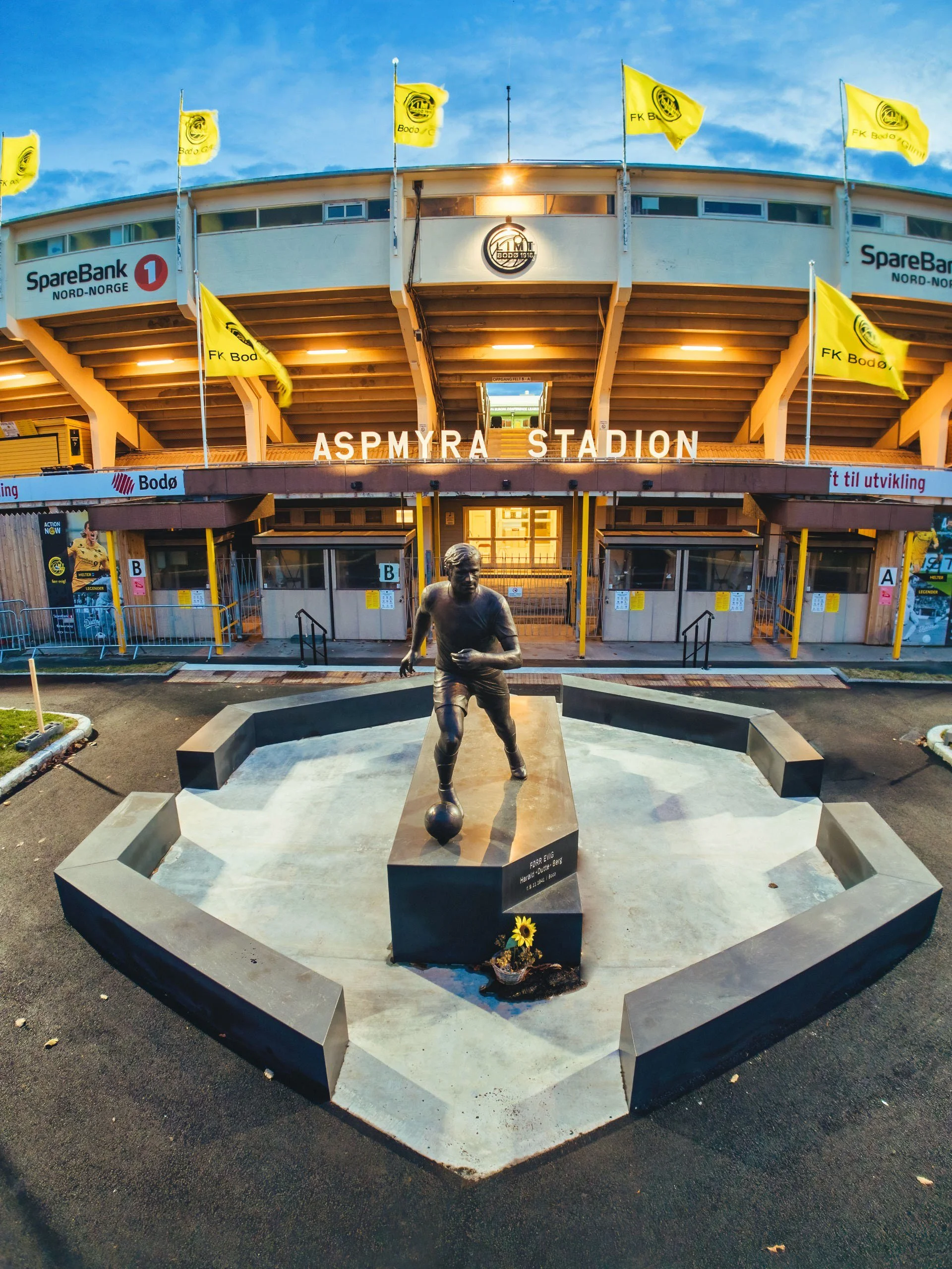 Bilde av Harald Dutte Bergsplass ved Asmyra stadion