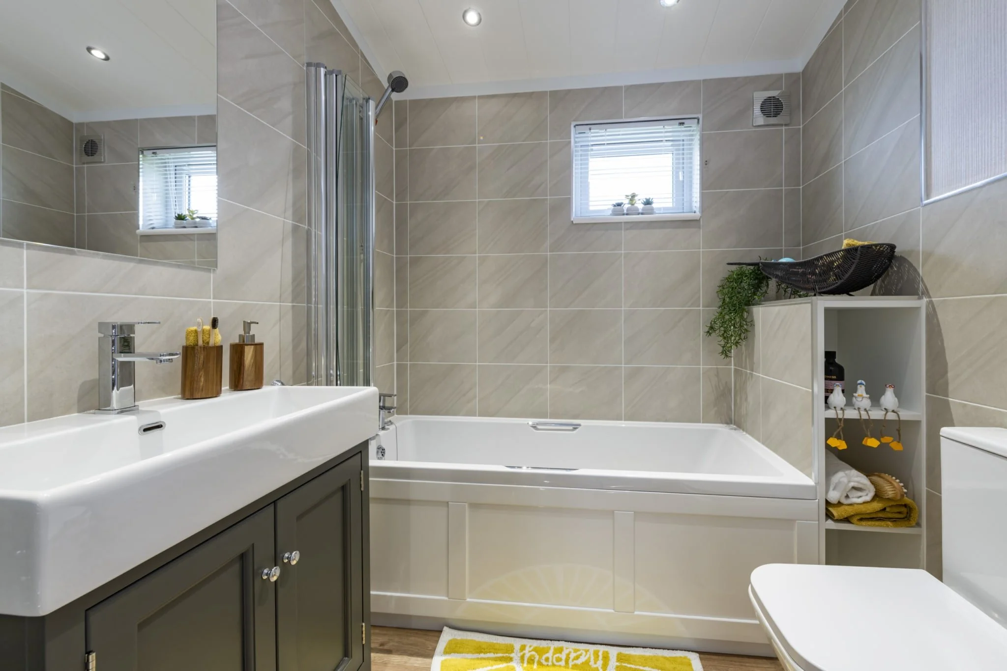 Omar-Alderney-Bathroom1-scaled.jpg