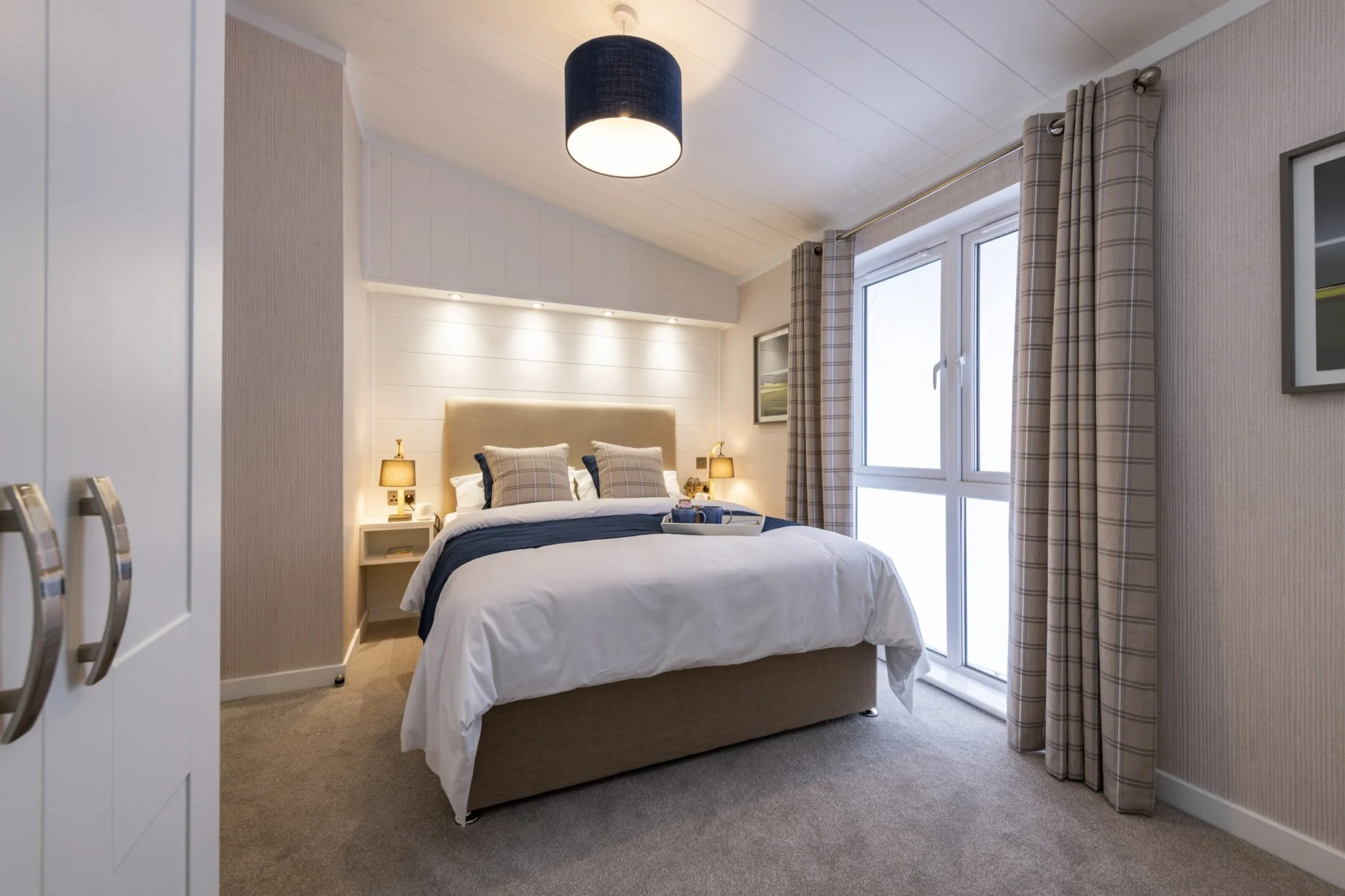 Omar-Alderney-Master-Bedroom1-scaled.jpg