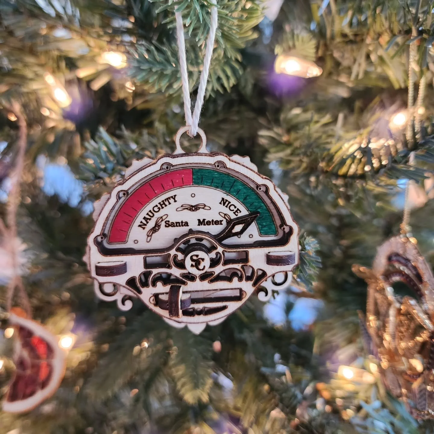 Some wonderful finds at the @checkerspotbrewing Holiday Market yesterday 💕

Naught/Nice ornament @theframeroom
Coffee @bhroast
Book ornament @moongirlhandcrafted
Local honey @morningchoiceapiary
Hot sauce from the boss @hilljr.monroe
Beautiful magne