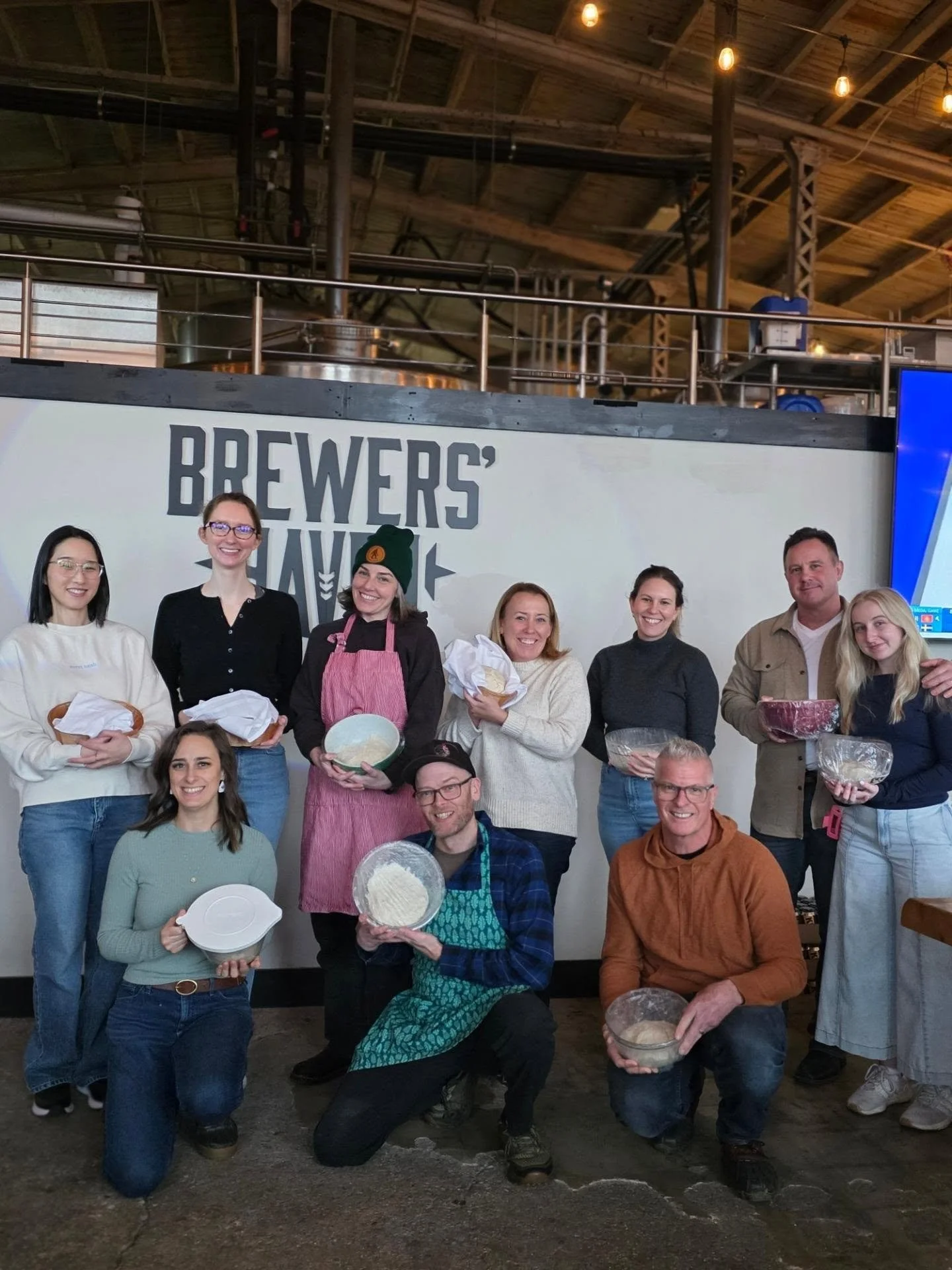 What a wonderful afternoon spent with this fun group at Baltimore Brewers' Haven as we mixed our way through the sourdough process. 

Thank you so much bakers for joining me &amp; to @monumentcitybrewing and @keybrewing for hosting us 💕🍻🥖

Special
