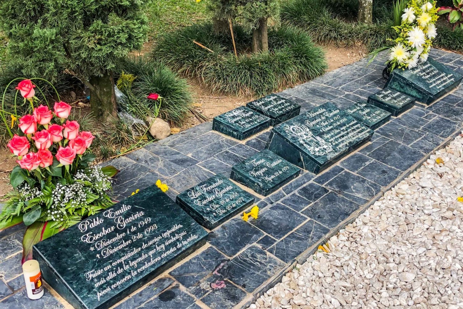 grave 02.jpg