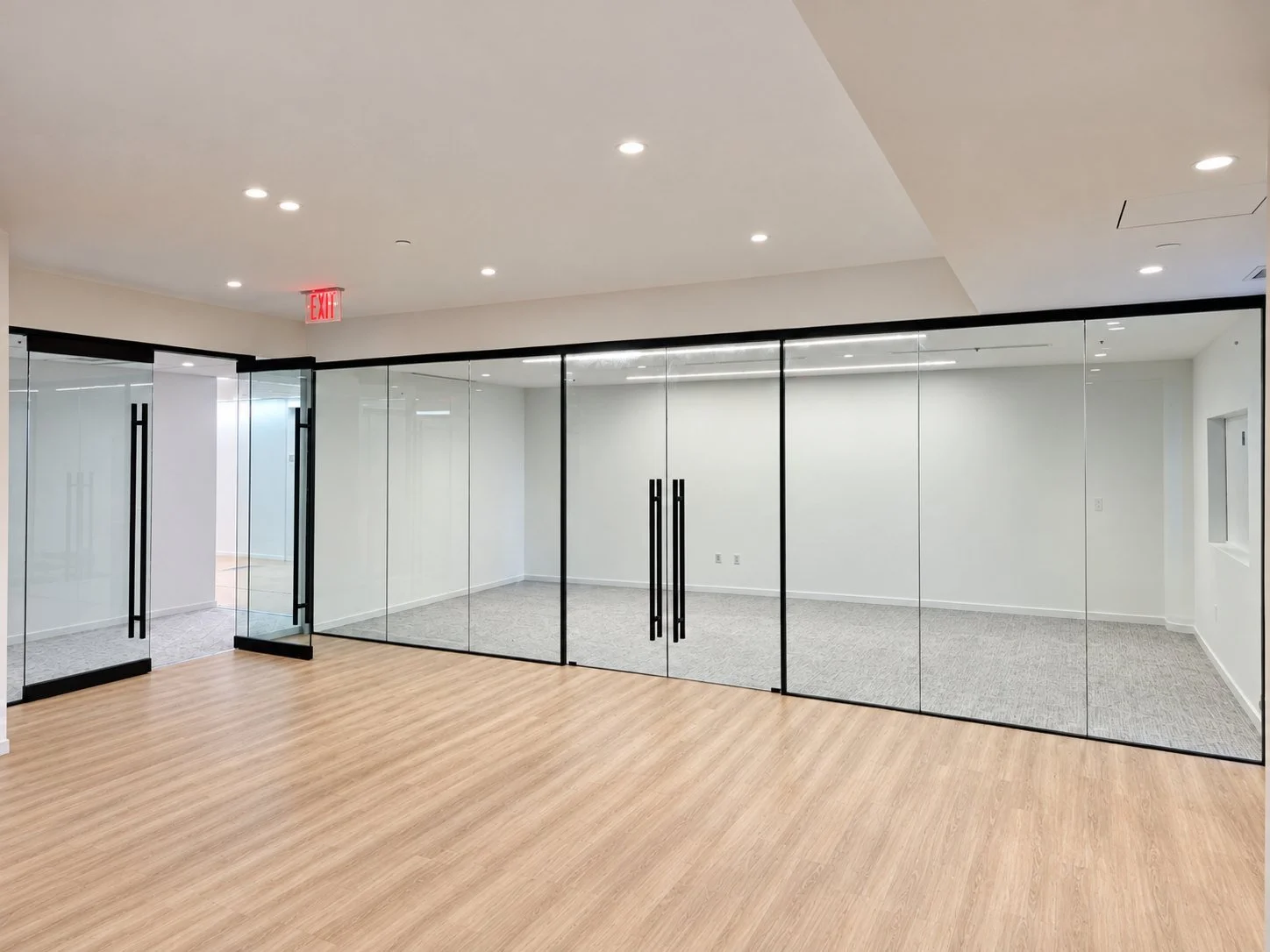 JAM GLASS project: Bank of Korea — Office Partitions