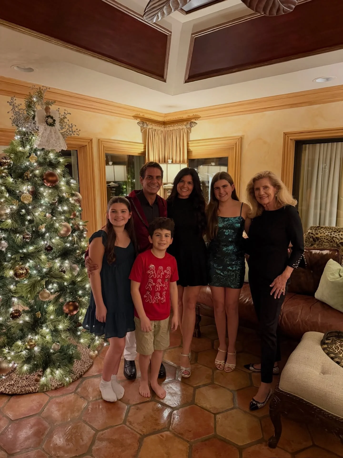 Merry Christmas from all of us at Diamante 🎄🤍 We hope your day is filled with love, warmth, and time spent with the people who matter most. Thank you for being part of our Diamante family, wishing you a beautiful, joyful holiday. 🫶🏽
.
.
.
diamant