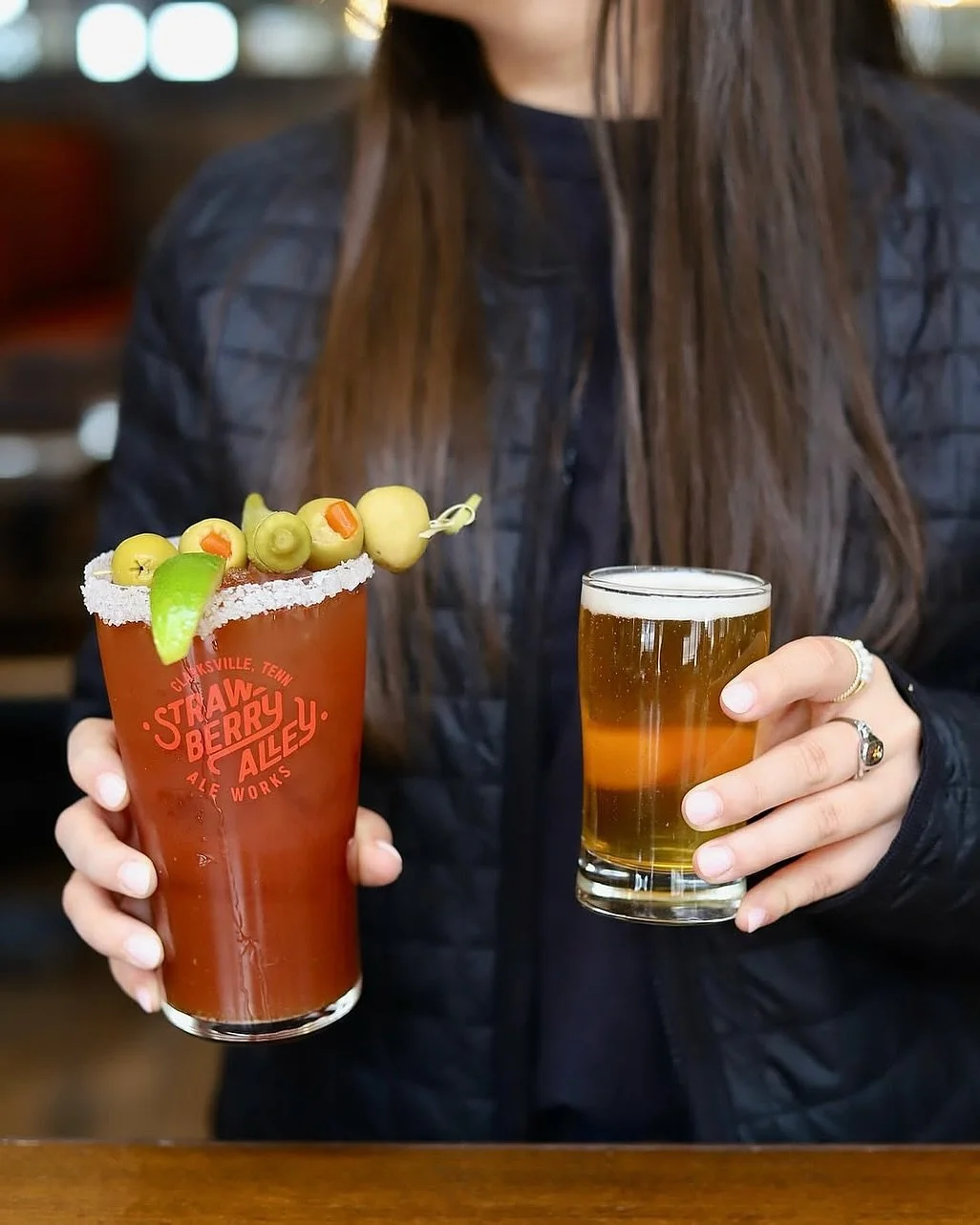 Raise a glass to holiday cheer with our BLOODY MARY SNIT ✨

Start your weekend brunch with our house-made Bloody Mary, served with a chaser of Belgian Golden Ale, brewed to celebrate Hank, our playful golden retriever. Bright citrus, a hint of spice,