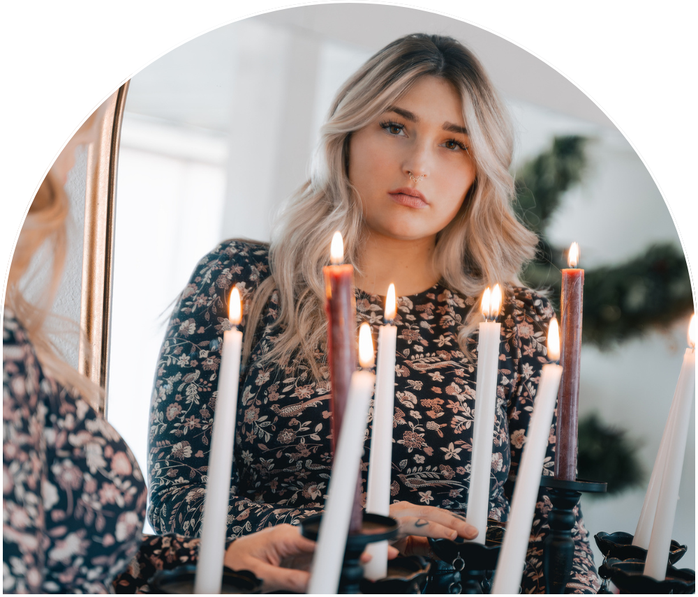 Devyn, medium, holding candlesticks