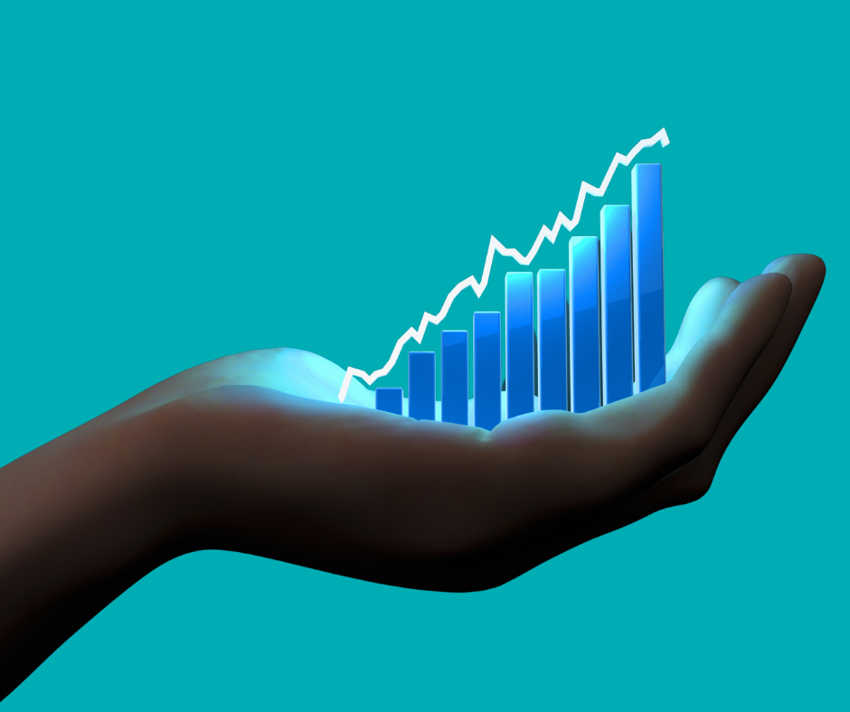 a hand holding a rising graph suggesting that SEO grows organic traffic