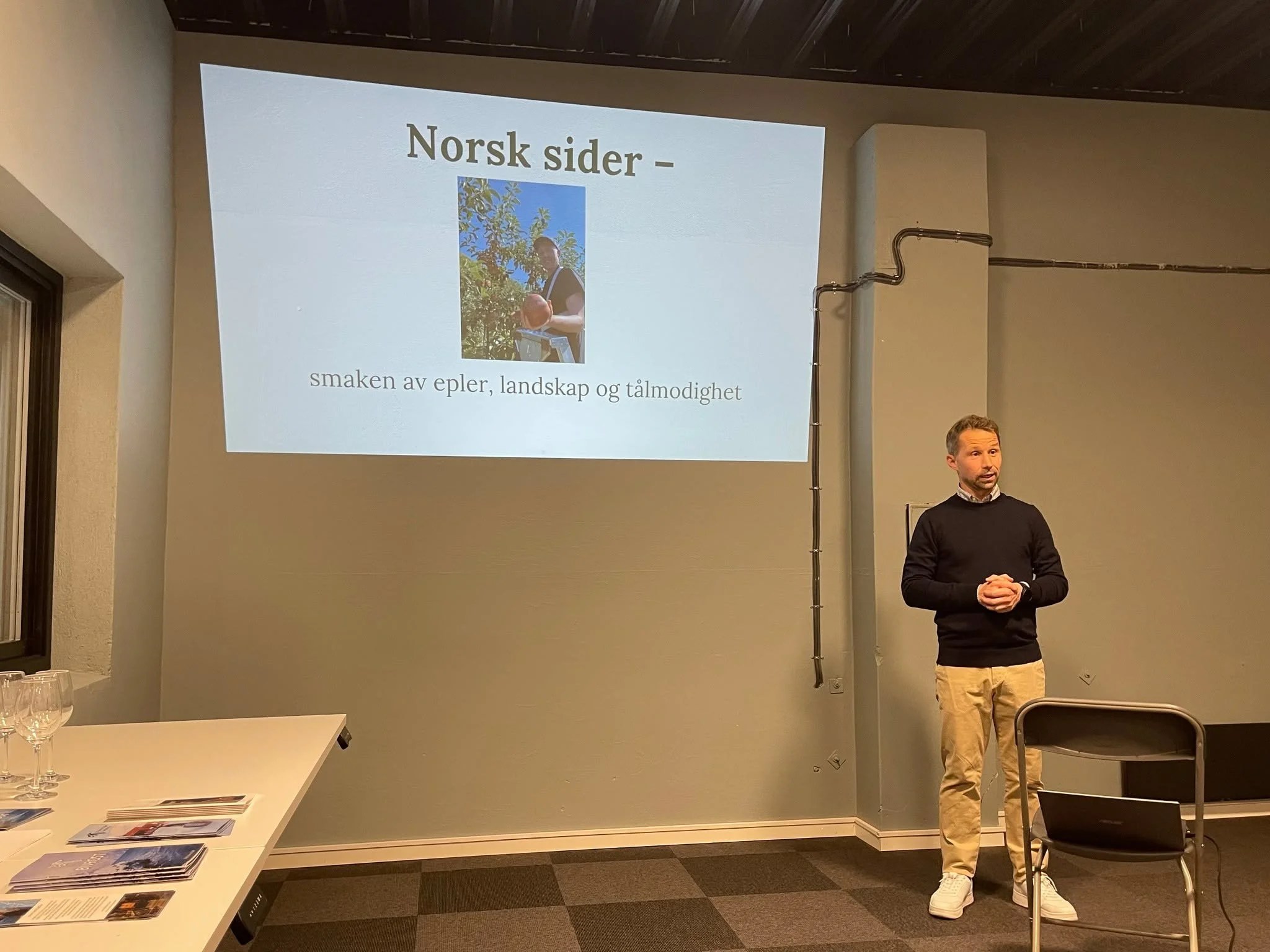 God tirsdag! 😊

En av de st&oslash;rste fordelene med &aring; leie kontorplass hos Regus er muligheten til &aring; omgi seg med et nettverk av andre bedrifter. Dette &aring;pner d&oslash;rer for potensielle kunder, samarbeidspartnere &ndash; og kans