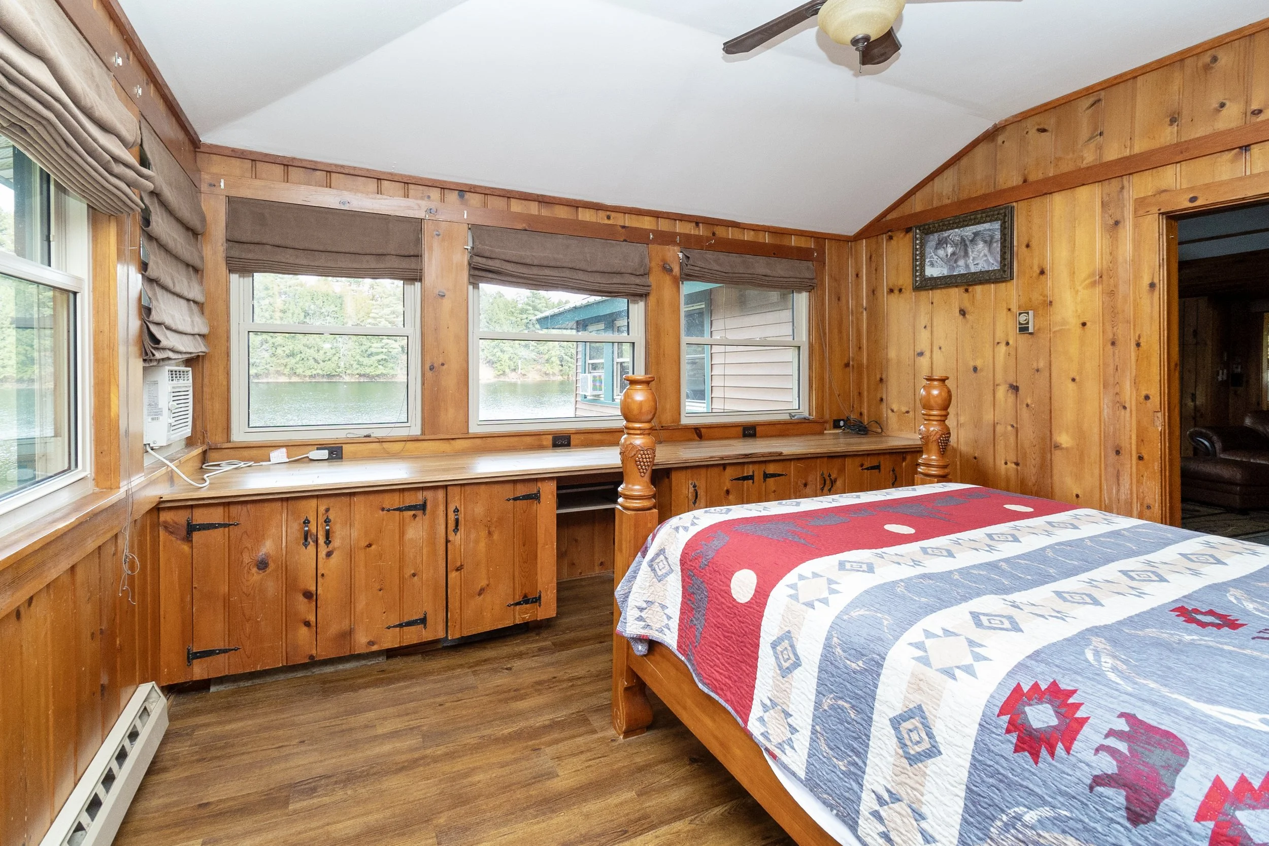 woodroom bedroom.jpg