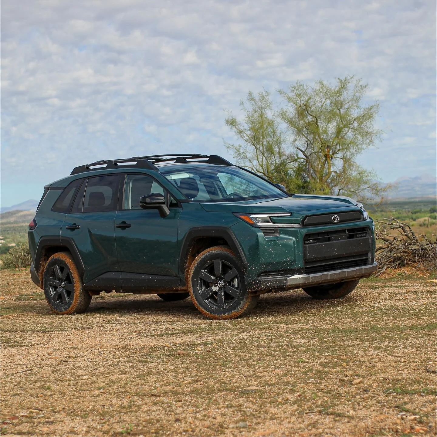 There&rsquo;s a new RAV4! This one&rsquo;s the Woodland trim which means it&rsquo;s dressed like a mini 4Runner. Toyota let the GR team tinker with it, too. Pics of that and a full review is up at Top Gear. #cars #toyota #RAV4 #testdrive