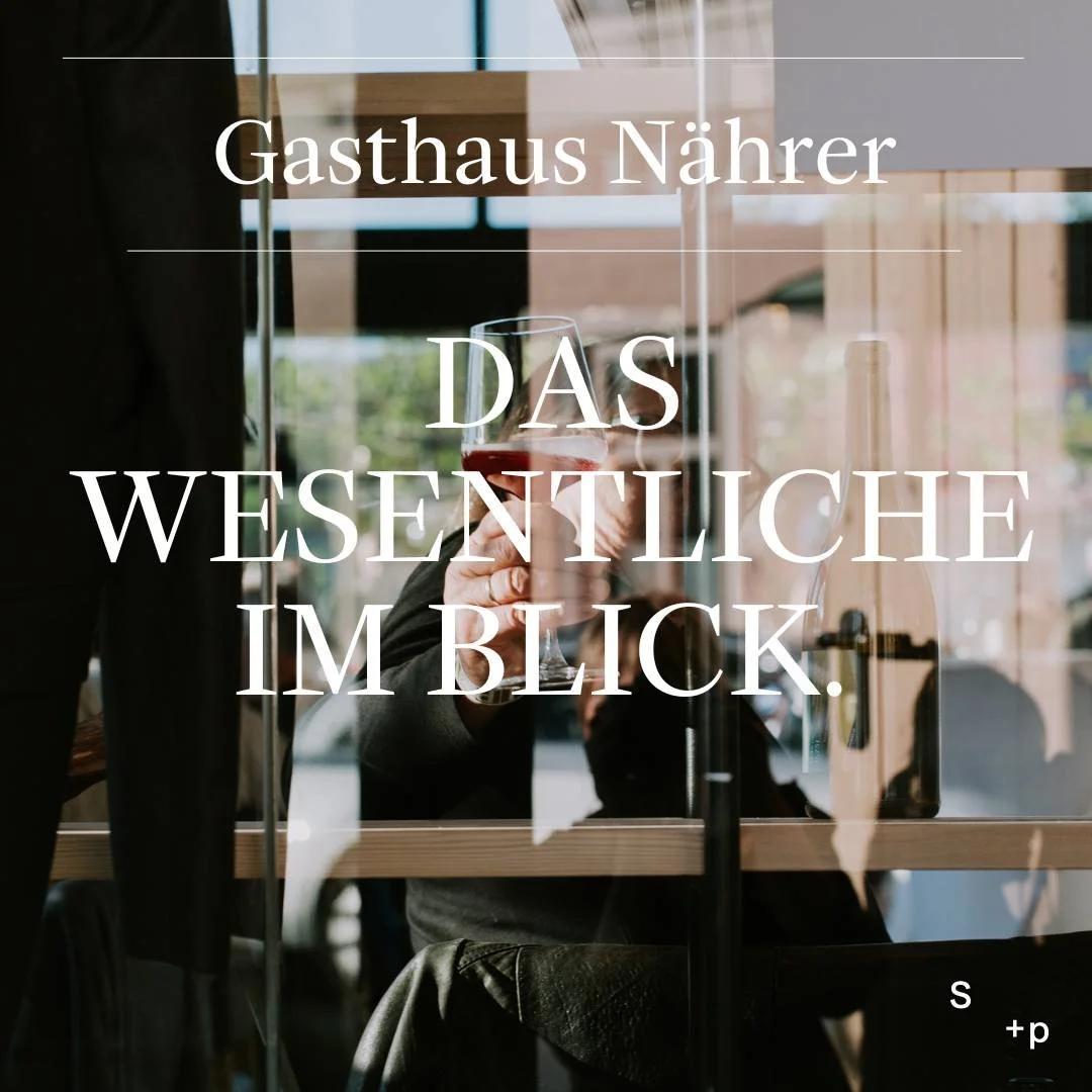 Das Wesentliche im Blick.

Im Zentrum des Gasthauses N&auml;hrer stand immer die Absicht, einen Ort zu schaffen, der den Dialog f&ouml;rdert &ndash; nicht nur zwischen den G&auml;sten und dem Gastgeber, sondern auch zwischen Tradition und Moderne, zw