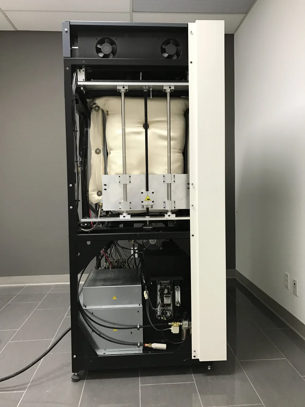 Fortus 400mc wide side view with panels open