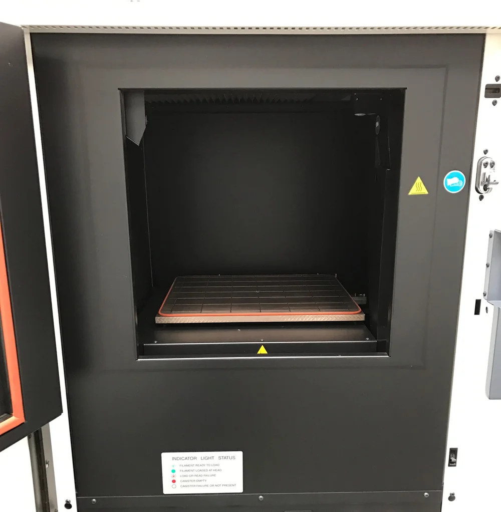 Fortus 400mc build chamber and material bay showing 225C oven area