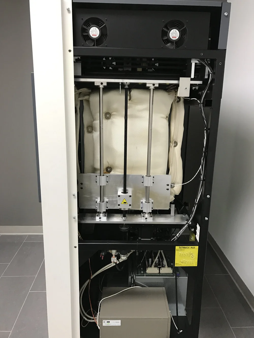 Fortus 400mc side view showing industrial machine layout and integrated computer