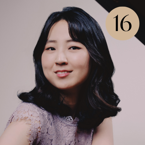 Headshot of pianist Seunghui Kim