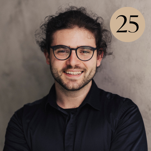 Headshot of pianist Antoniu Nagy