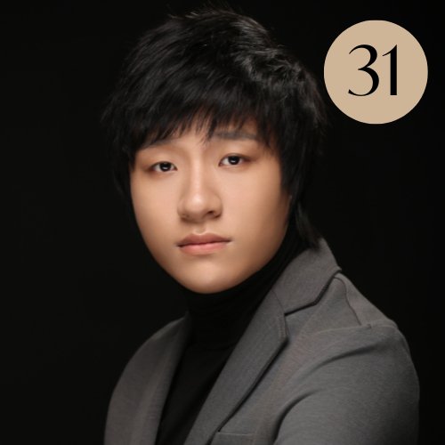 Headshot of pianist Shunshun Tie