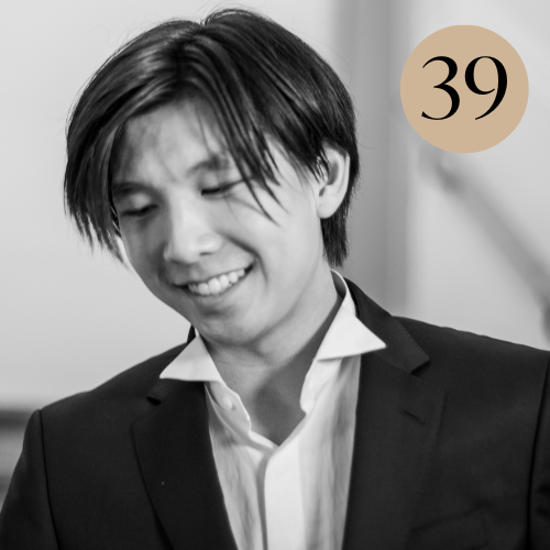 Headshot of pianist Ryan Zhu