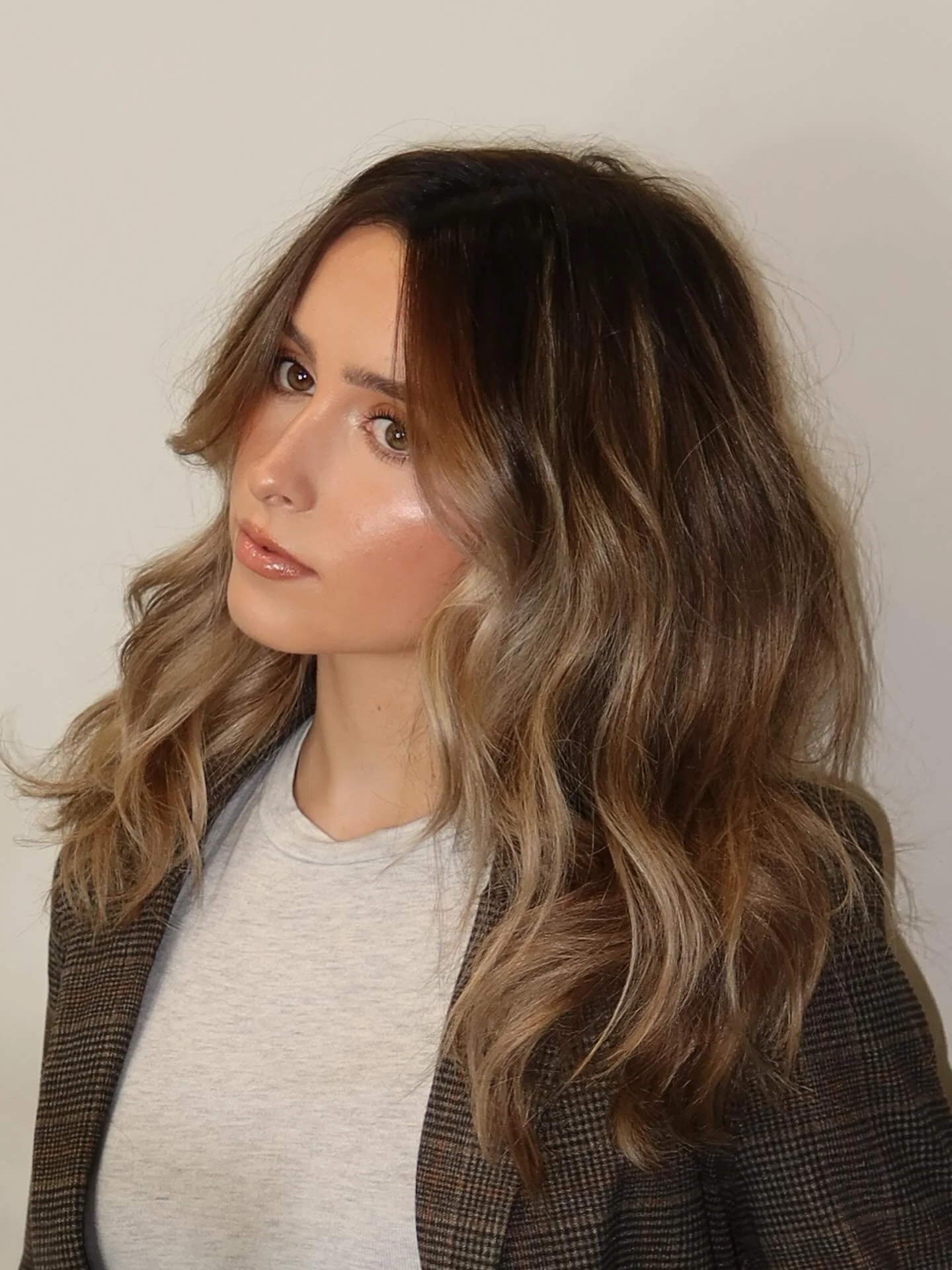 Golden Glow ✨

Model @riley_holland24 
Hair color &amp; style by @this.is.phoebe.olivia 
Makeup by me 💛

#vibesbysteph