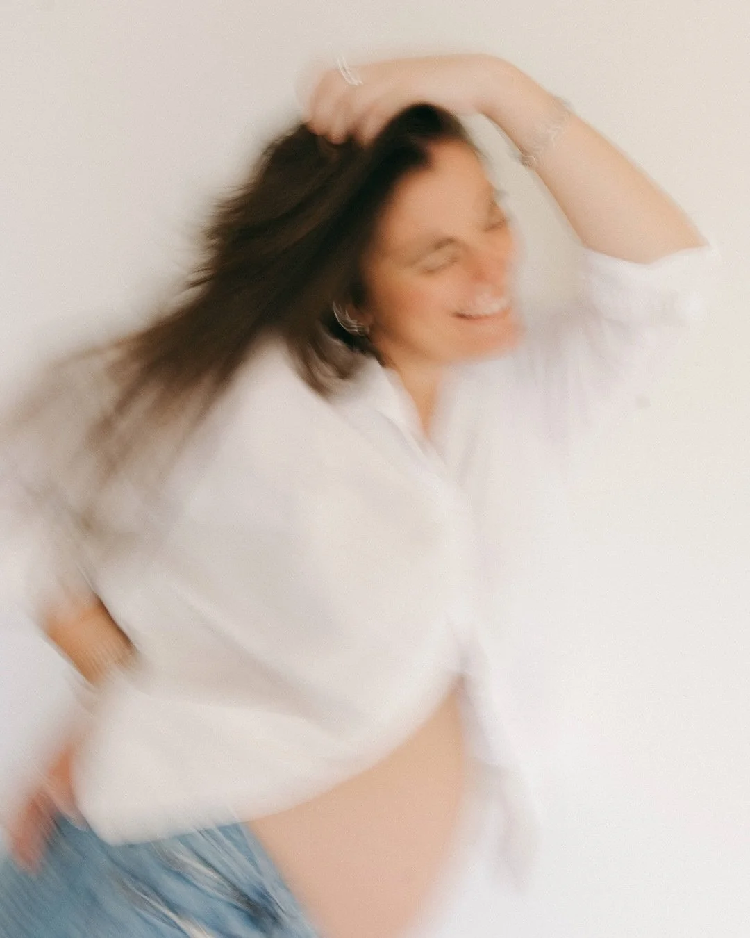 L&rsquo;hiver c&rsquo;est aussi l&rsquo;occasion de faire de jolies s&eacute;ance chez vous &agrave; domicile, et c&rsquo;est ce qu&rsquo;on choisi Adrian et Justine pour cette jolie s&eacute;ance grossesse 🥰 
-
#photographe #grossesse #pregnancy #p