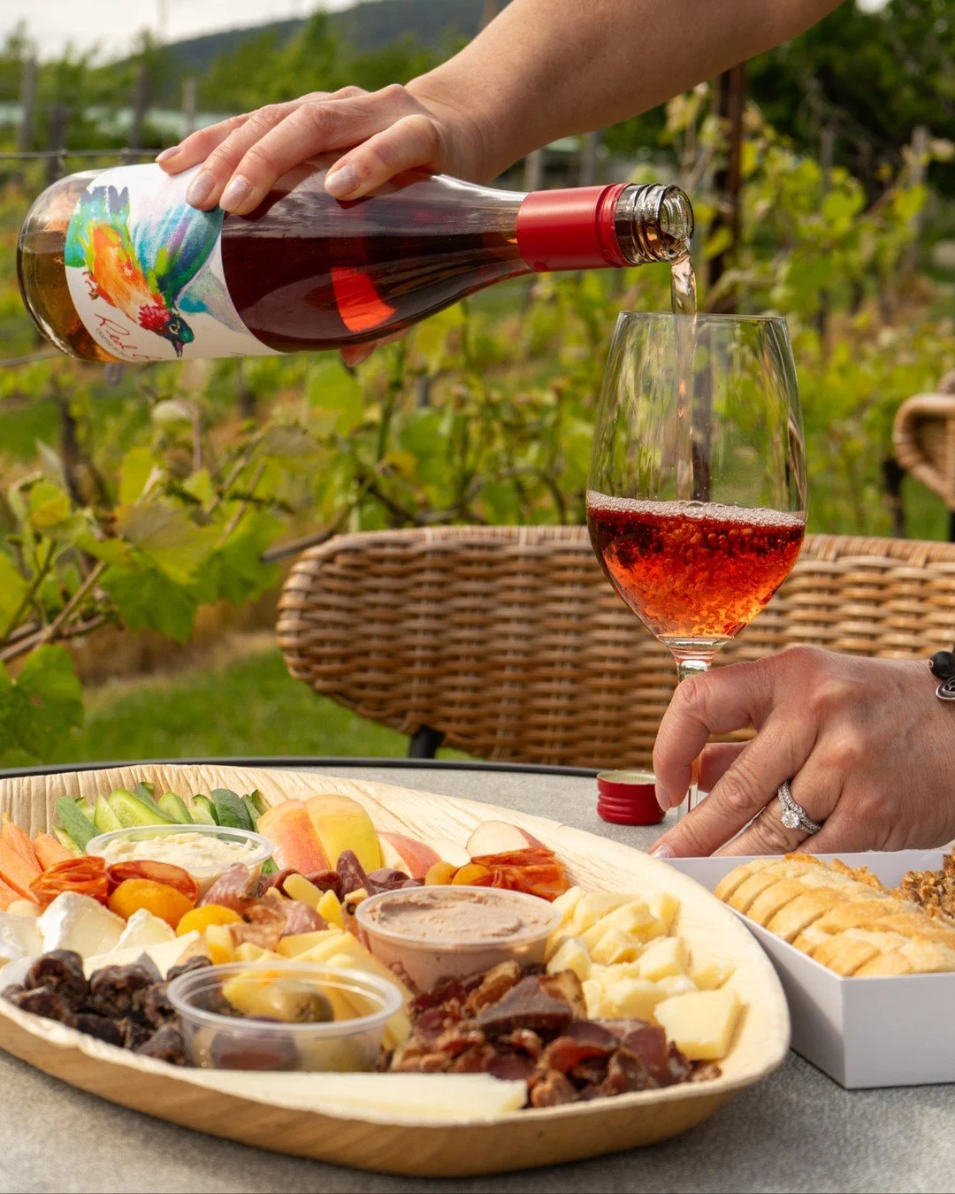 Delicious charcuterie boards from Bindoya Meats, stunning vineyard views, and a glass of your favourite wine&hellip; definitely hard to beat 🍷🧀☀️

Join us at the tasting room 7 days a week from 11am&ndash;5pm and make an afternoon of it! 

#redbird