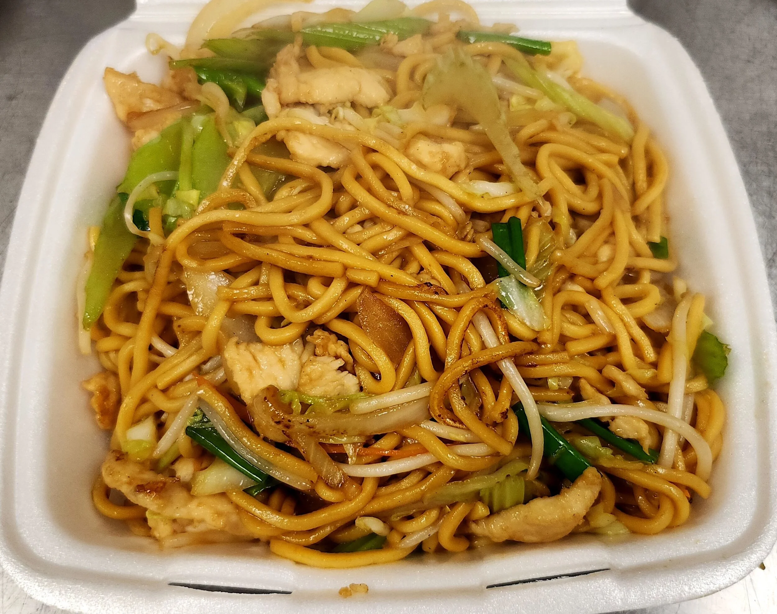 104a Chicken Lo Mein.jpg