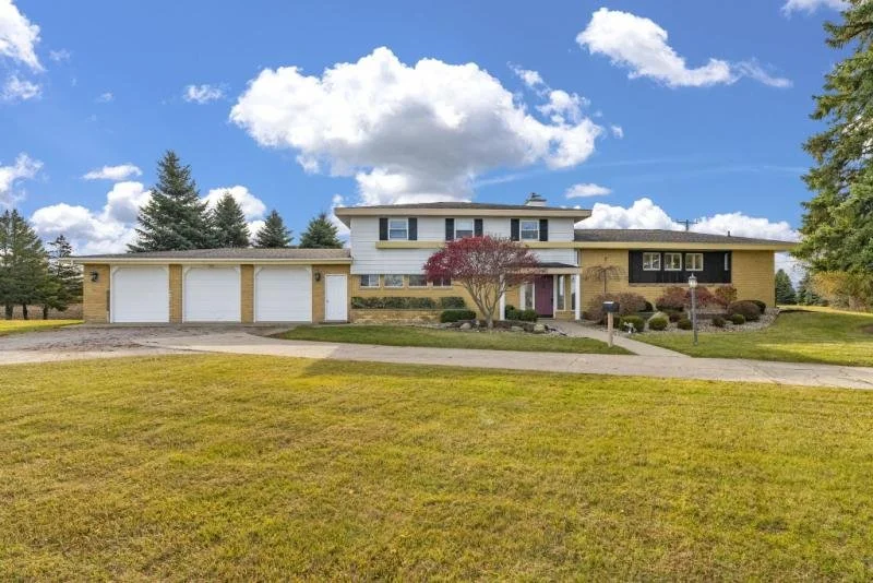 4 Bed, 4 Bath, Tri-level with Partial Basement in Bad Axe