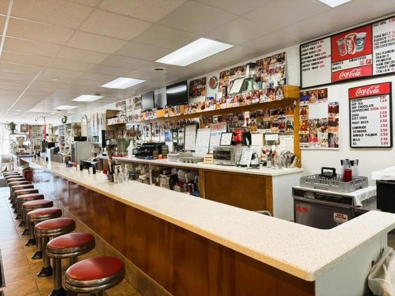 Restaurant/Bar, Retail, Ice Cream in Port Austin