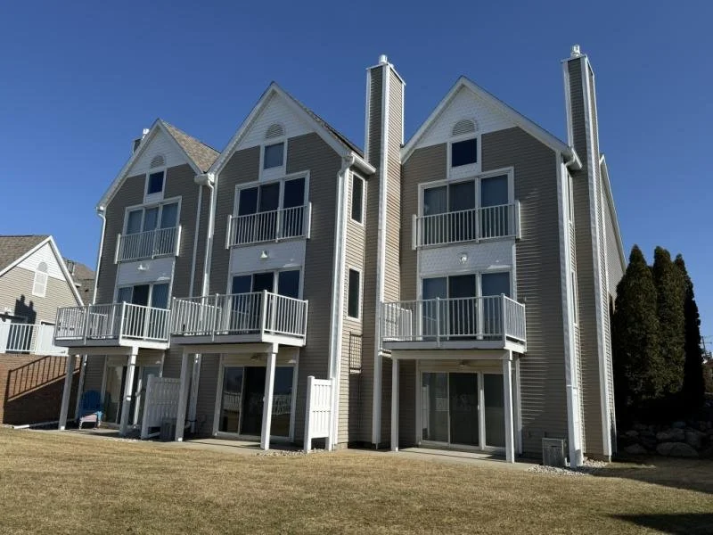 Waterfront 2 Bed, 3 1/2 Bath, Condominium with Full Finished Basement