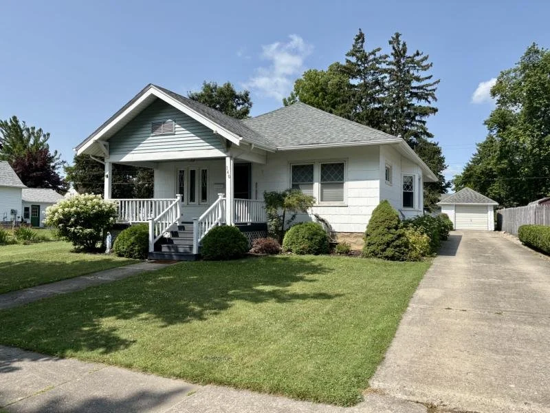 3 Bed, 1 Bath, 1 story with Full Unfinished Basement in Harbor Beach
