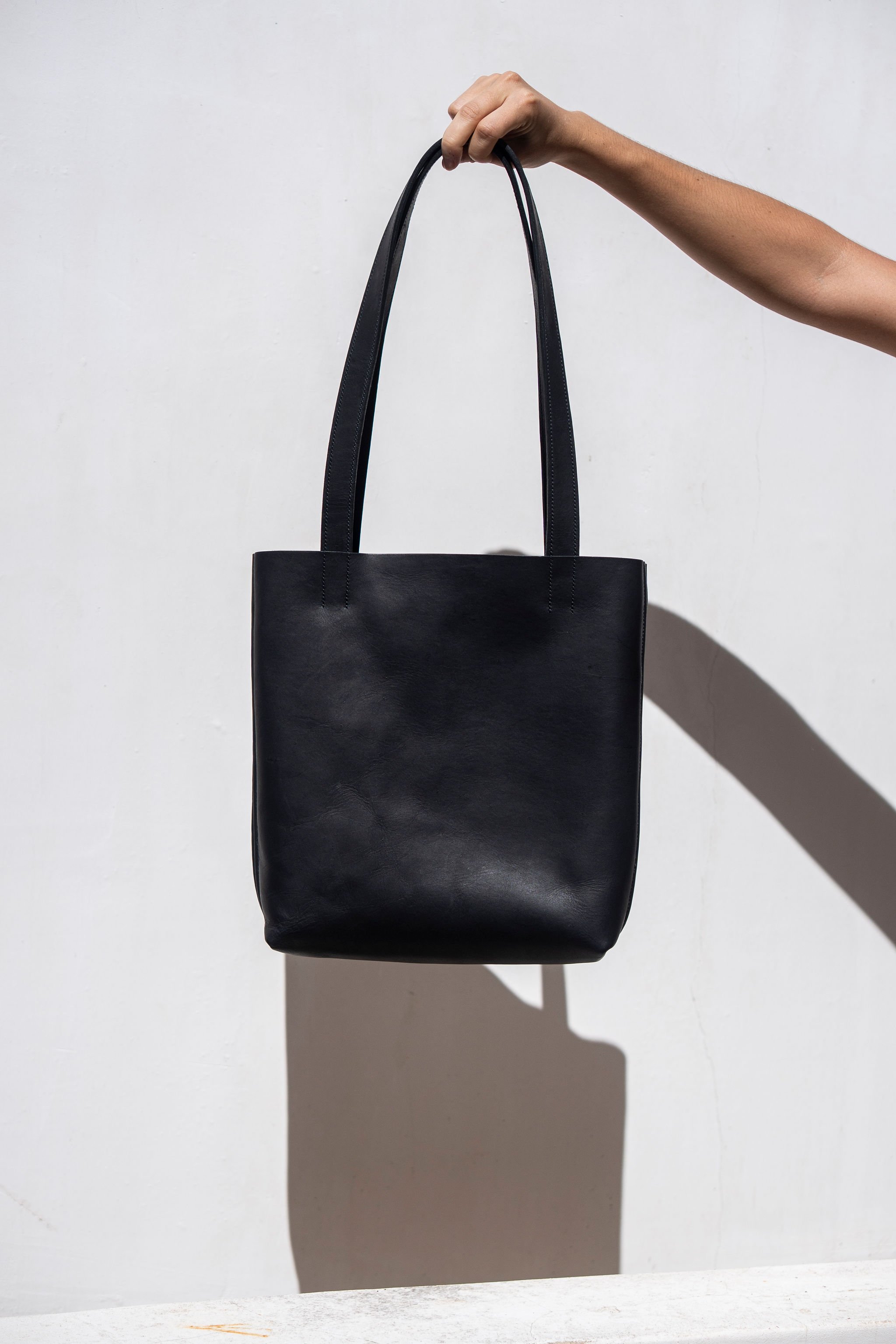 Andito Tote bag