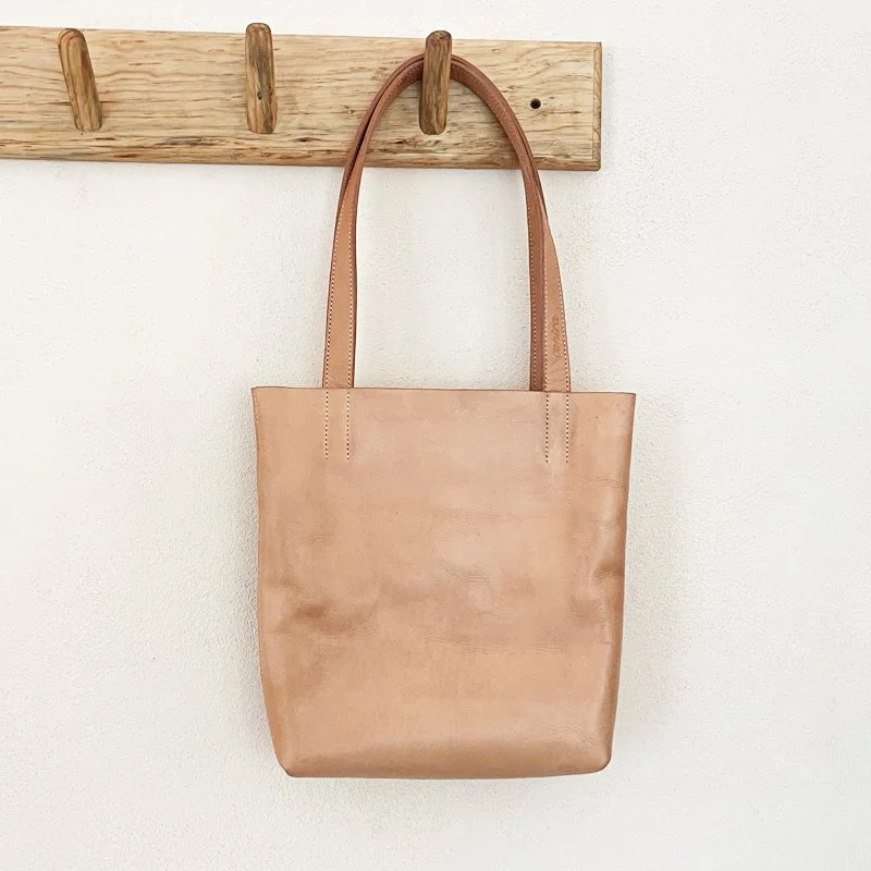 Andito Tote, Natural